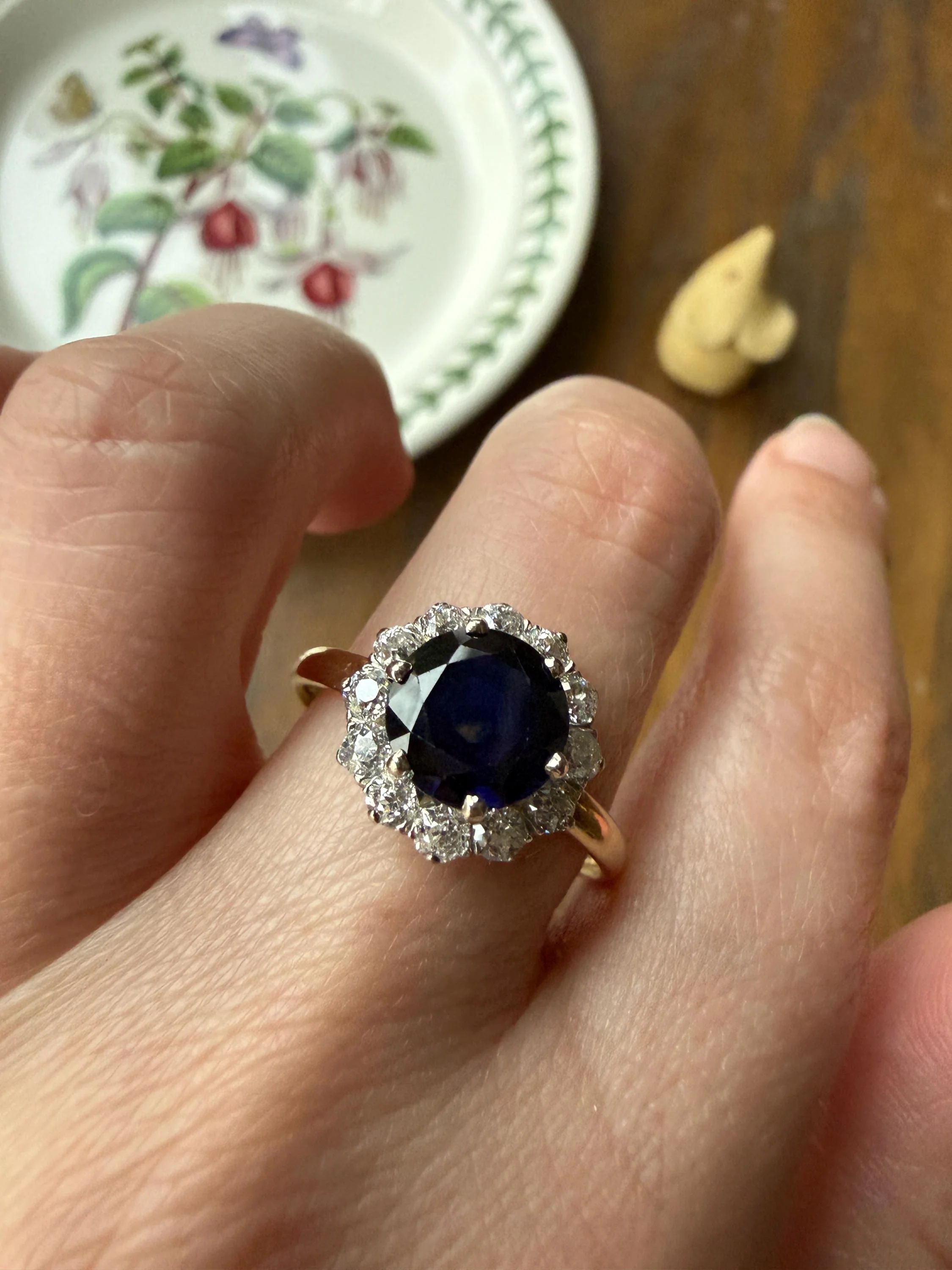 Antique Natural Sapphire with .8 Carat Old Mine Cut Diamond Halo Ring Cluster with Donut Shank Stacker Band 18k Gold Hexagon Silk - Image 12