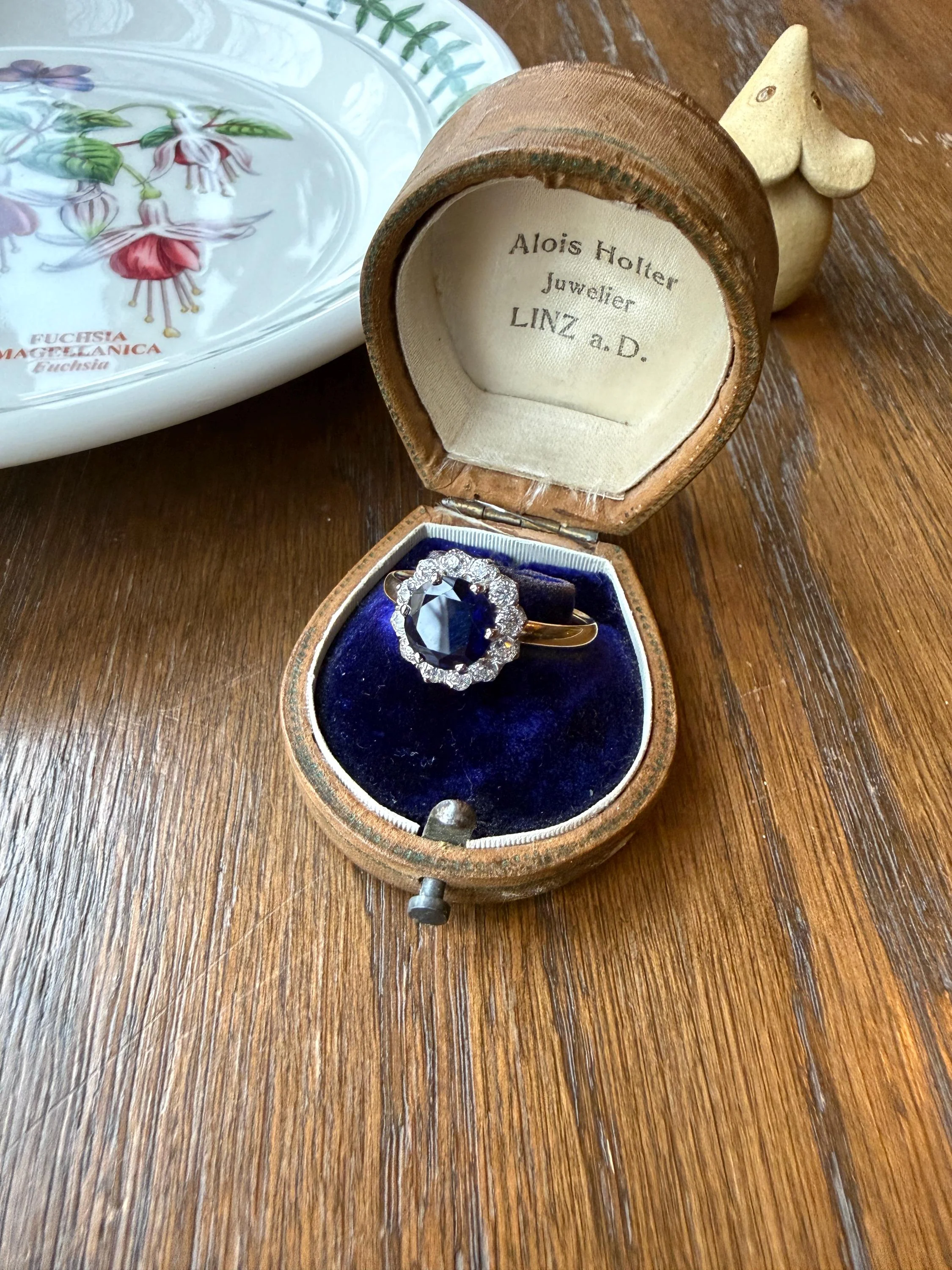 Antique Natural Sapphire with .8 Carat Old Mine Cut Diamond Halo Ring Cluster with Donut Shank Stacker Band 18k Gold Hexagon Silk - Image 15