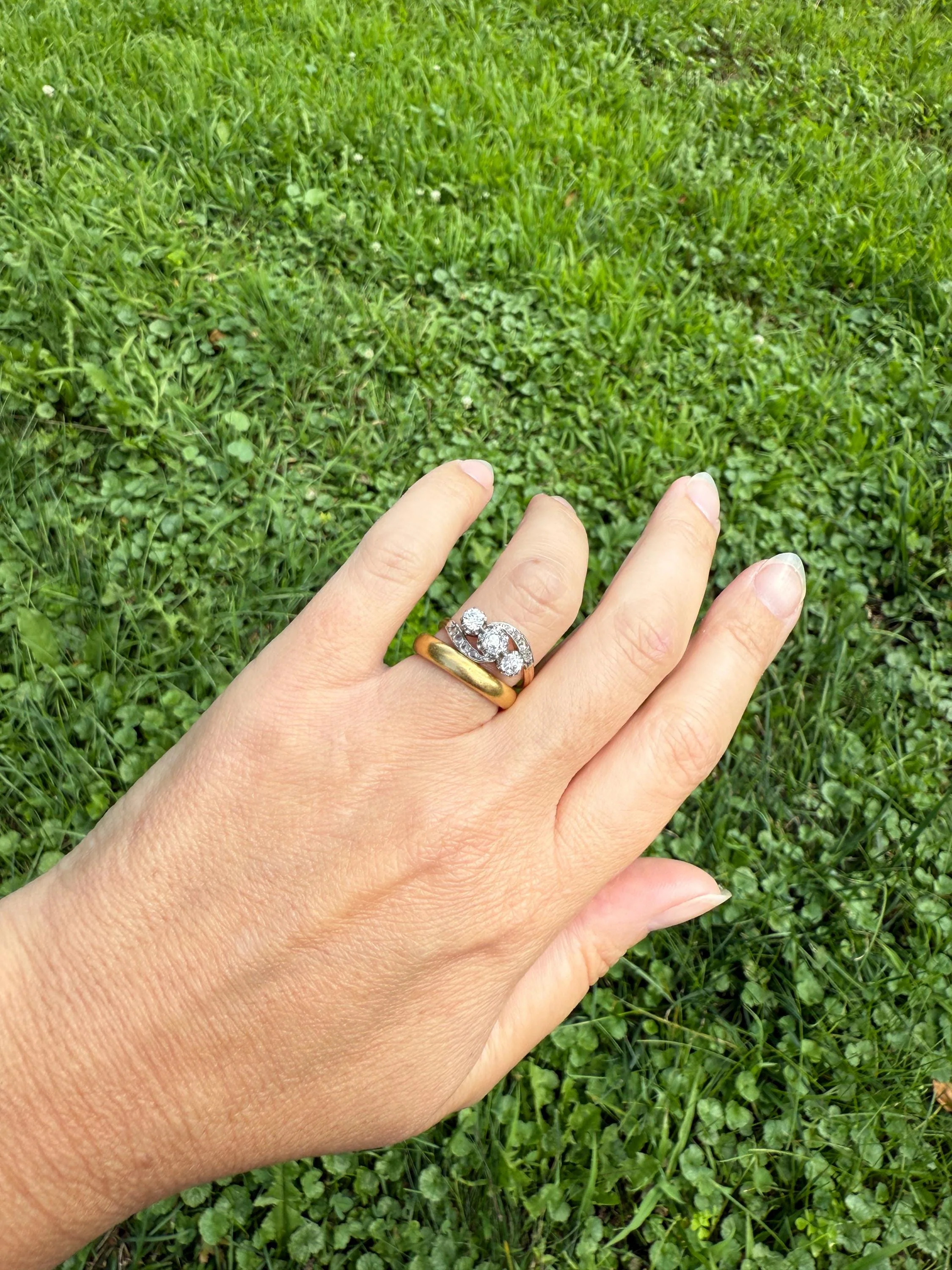 Antique .7 Carat Old Mine Cut Angled Bypass Three Stone Ring Rose Accents French 18k Gold Stacker Band OMC Belle Epoque - Image 3