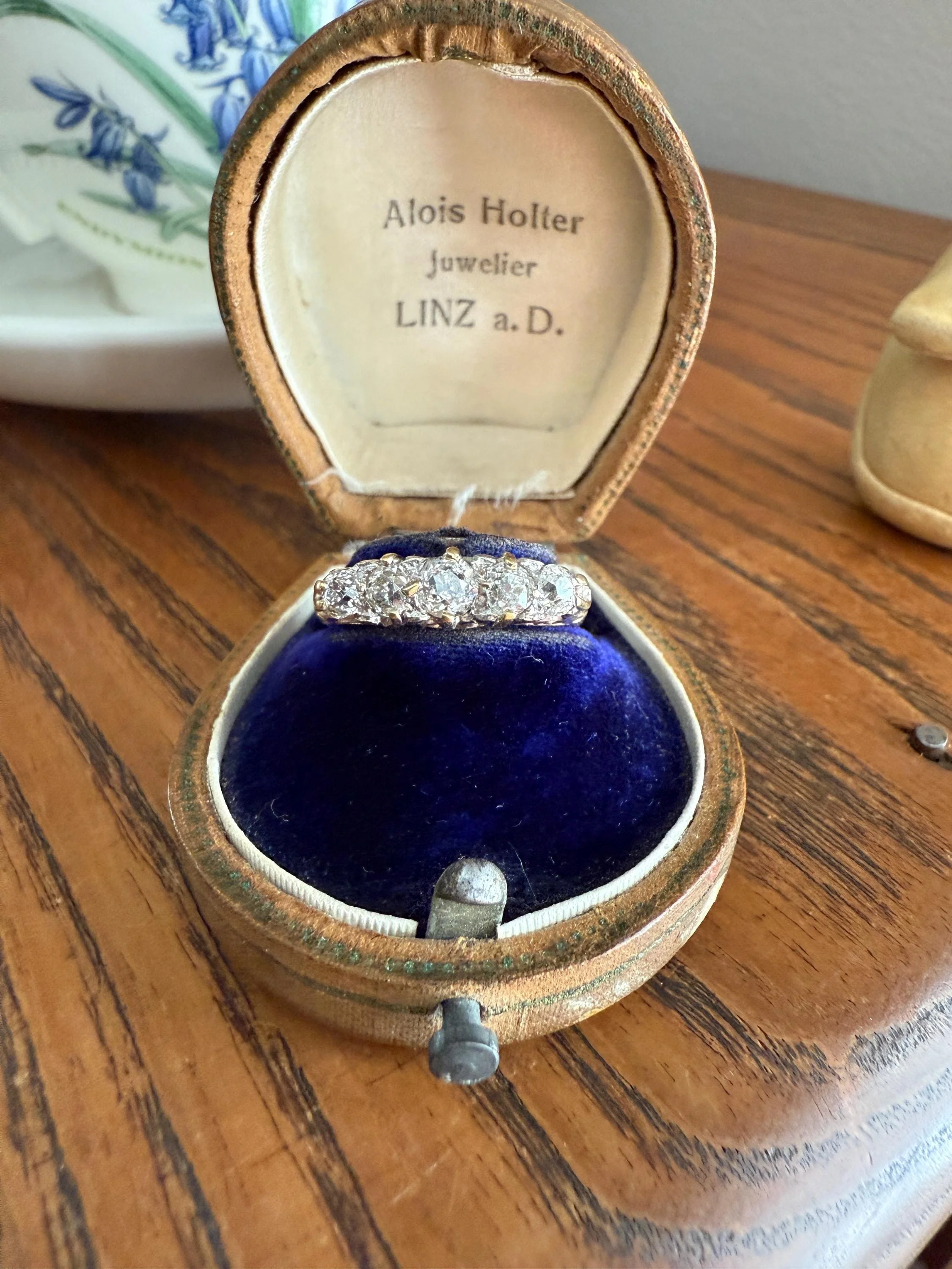 Antique Old Mine Cut DIAMOND One Carat Five Stone Skinny Band Ring 18k Gold Scrolled Victorian Romantic Gift Stacker Wedding OMC Minimalist - Image 13