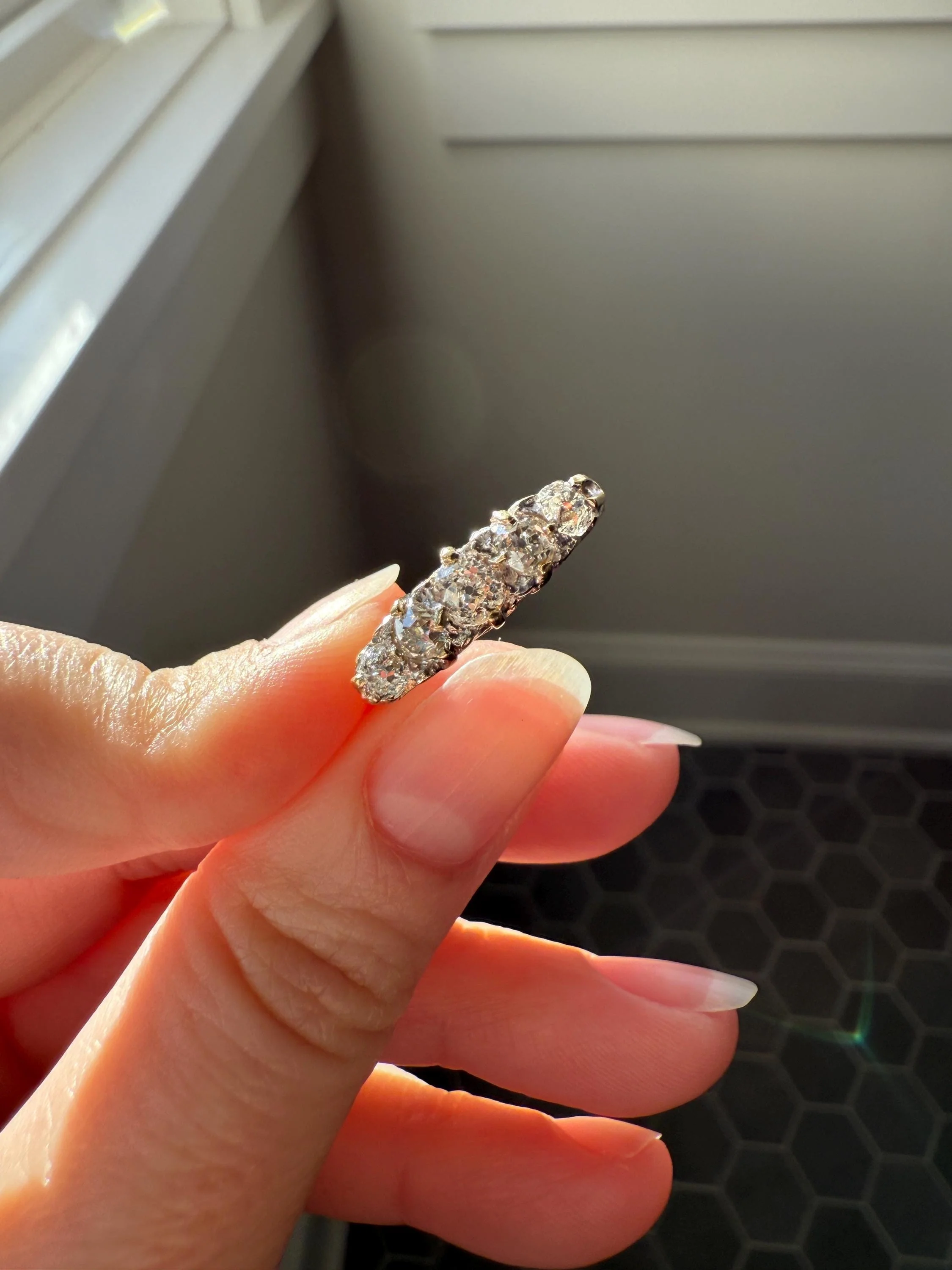 Antique Old Mine Cut DIAMOND One Carat Five Stone Skinny Band Ring 18k Gold Scrolled Victorian Romantic Gift Stacker Wedding OMC Minimalist - Image 4