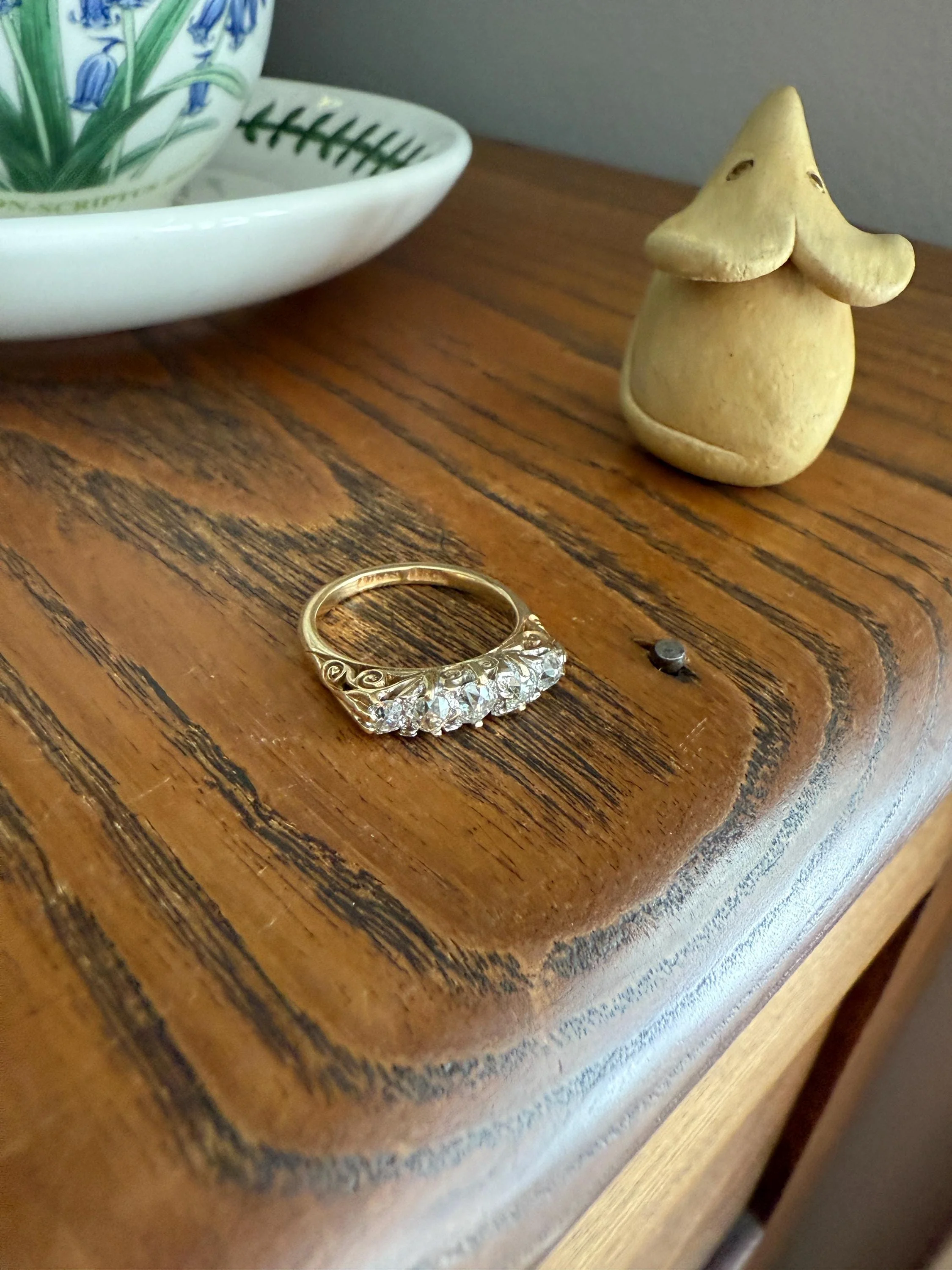 Antique Old Mine Cut DIAMOND One Carat Five Stone Skinny Band Ring 18k Gold Scrolled Victorian Romantic Gift Stacker Wedding OMC Minimalist - Image 5