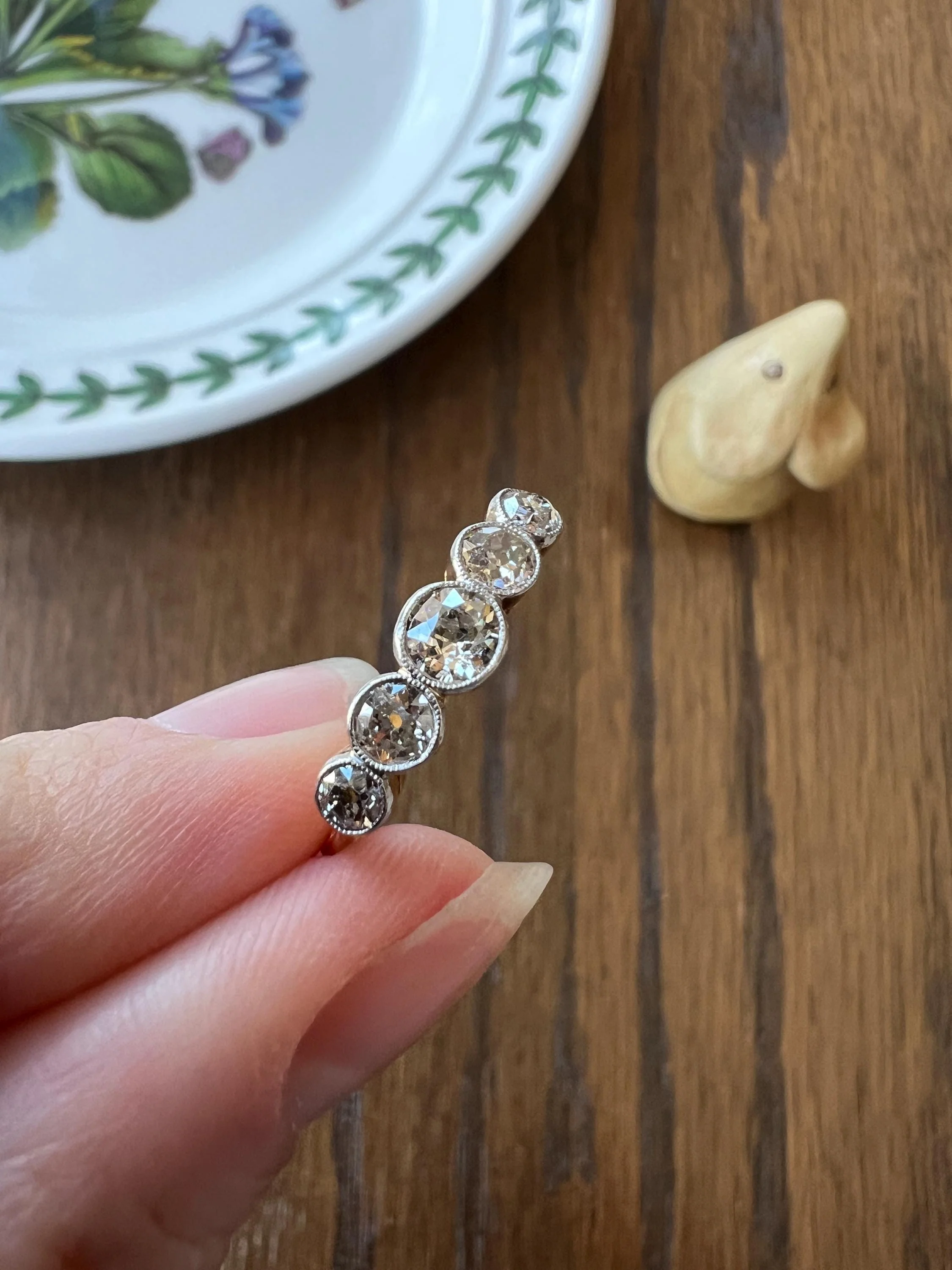 Antique One Carat Champagne White Old Mine Cut DIAMOND 18k Gold Platinum Five Stone Ring Bezel Set Band - Image 11