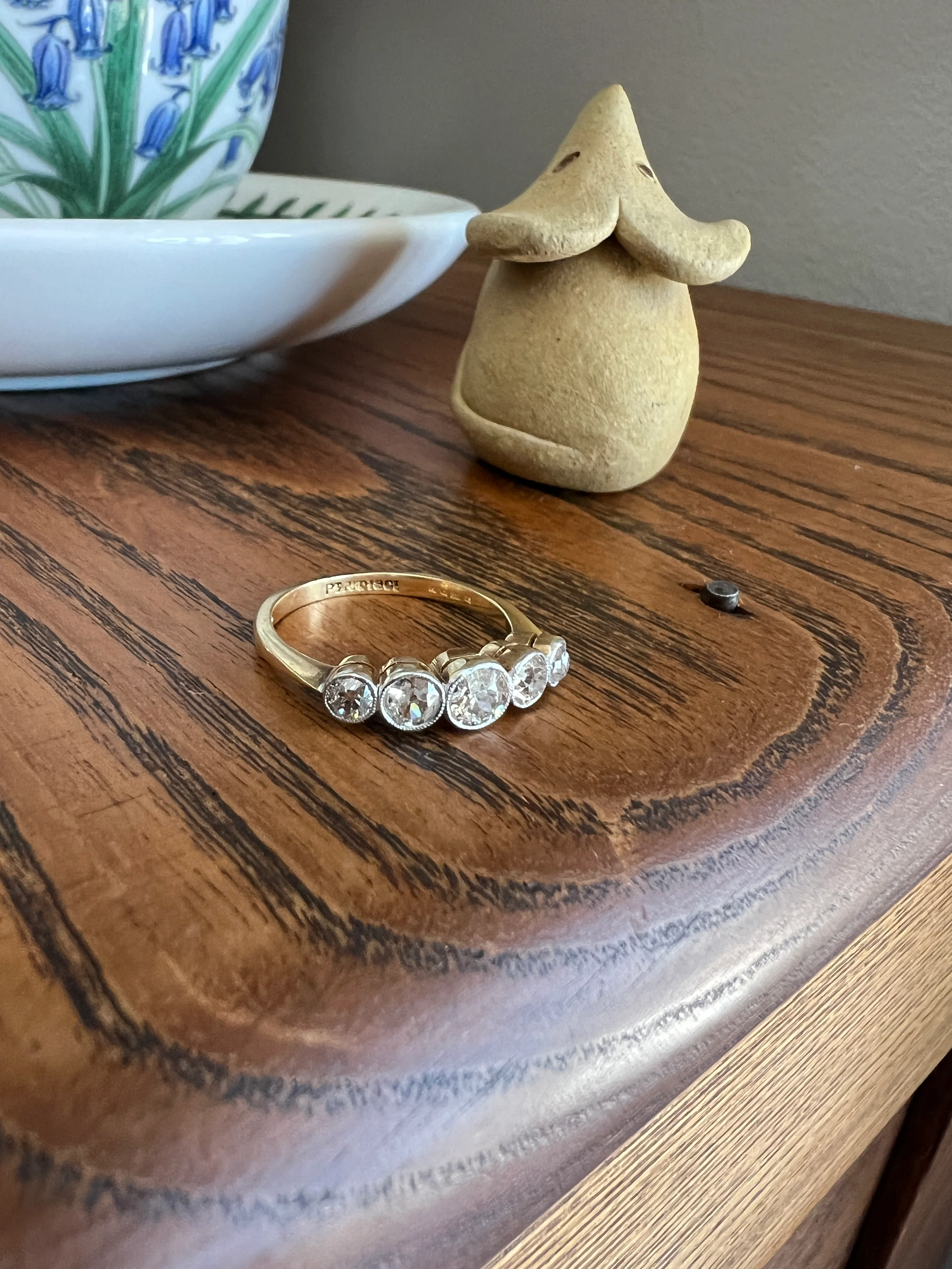 Antique One Carat Champagne White Old Mine Cut DIAMOND 18k Gold Platinum Five Stone Ring Bezel Set Band - Image 20