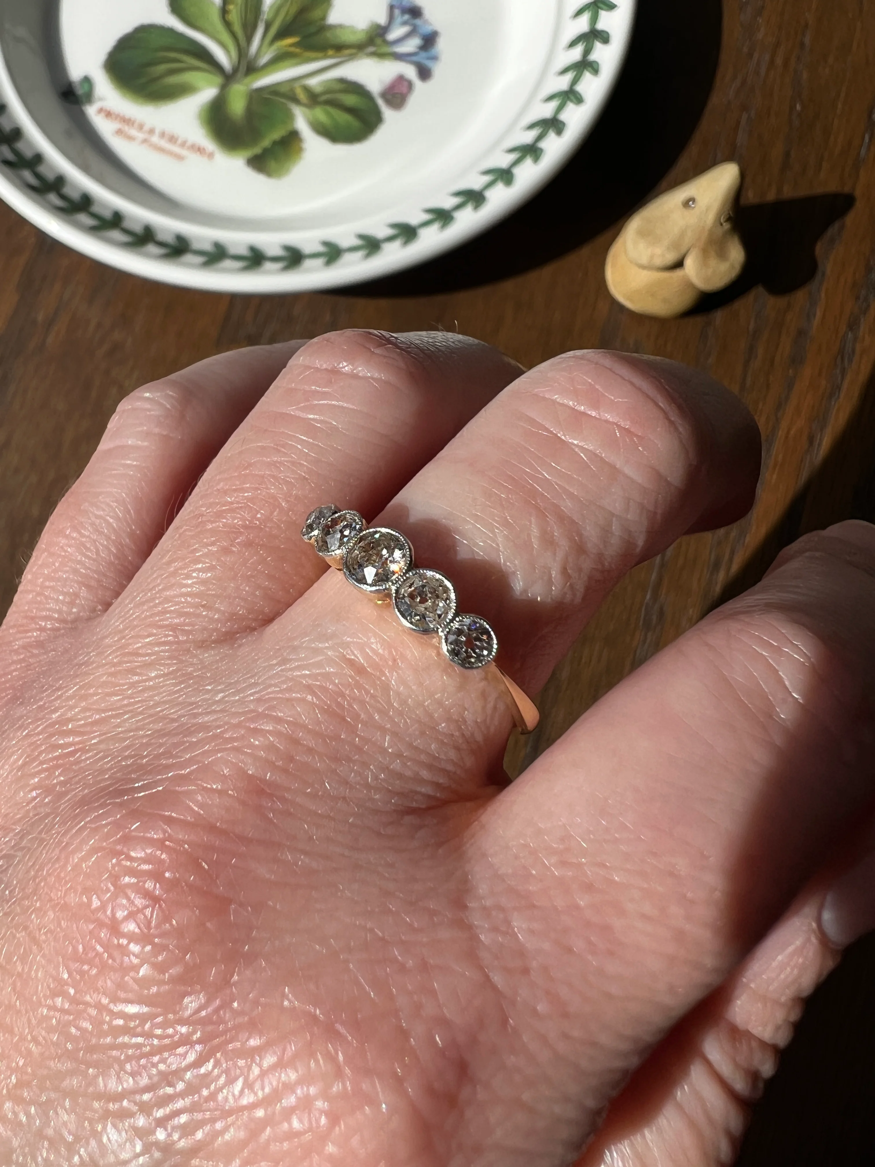 Antique One Carat Champagne White Old Mine Cut DIAMOND 18k Gold Platinum Five Stone Ring Bezel Set Band - Image 22