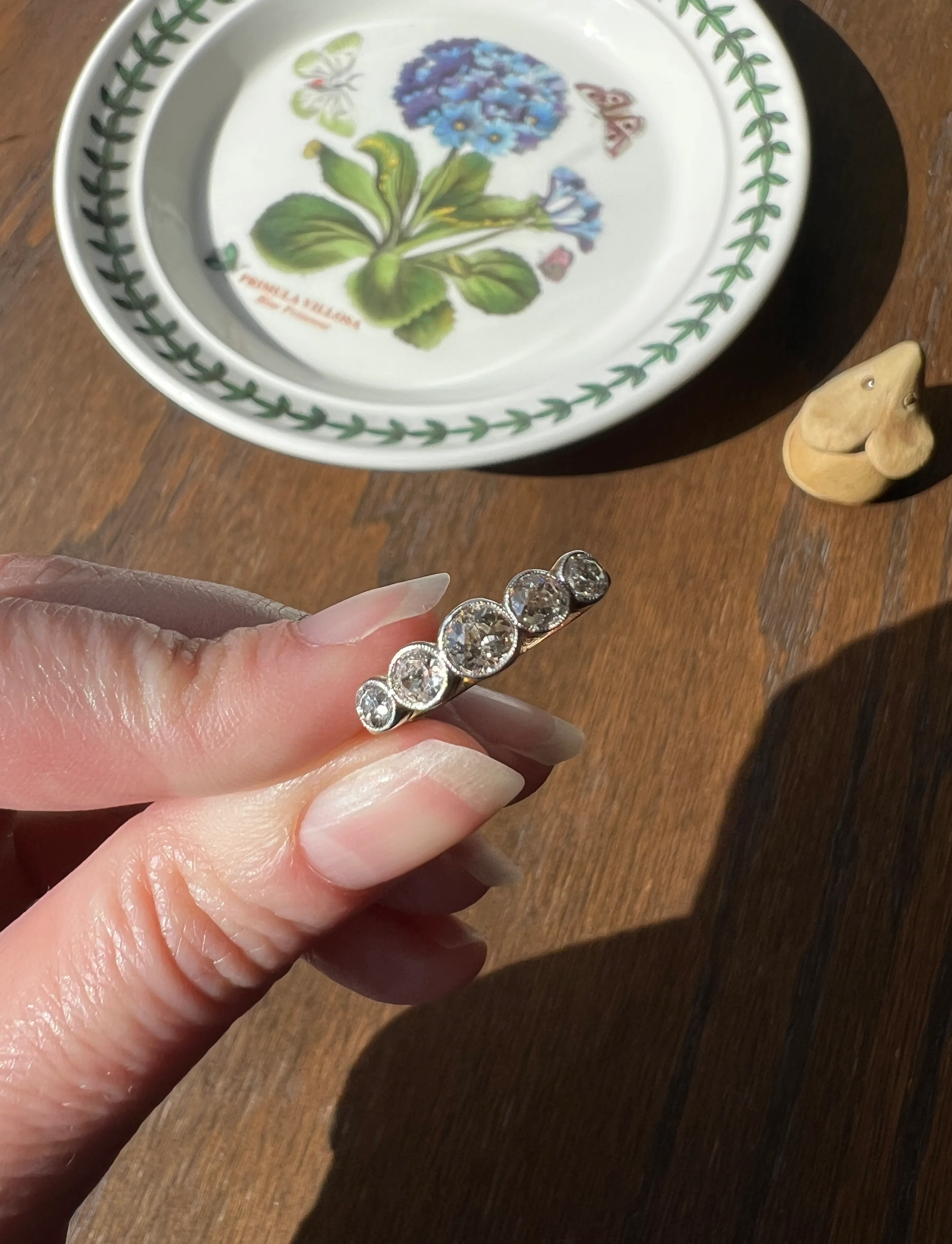 Antique One Carat Champagne White Old Mine Cut DIAMOND 18k Gold Platinum Five Stone Ring Bezel Set Band - Image 23