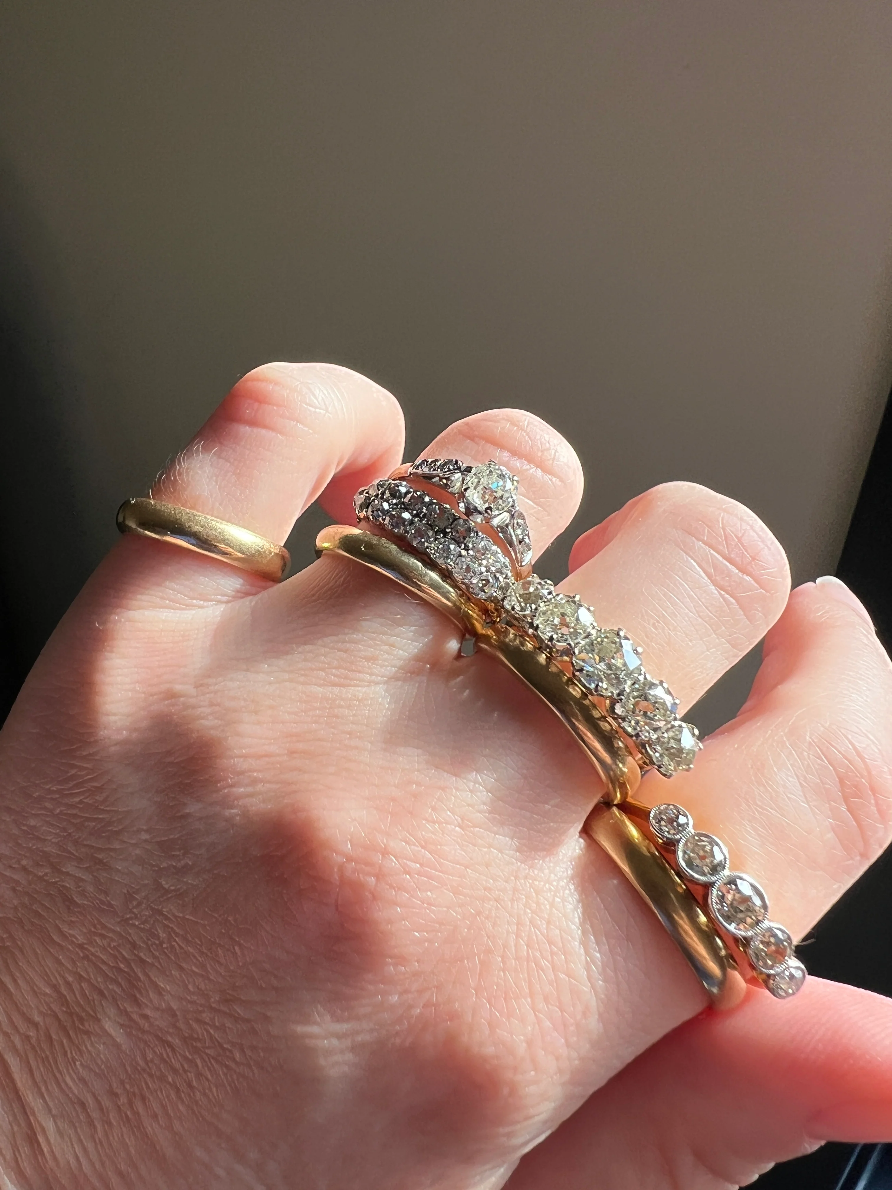 Antique One Carat Champagne White Old Mine Cut DIAMOND 18k Gold Platinum Five Stone Ring Bezel Set Band - Image 34