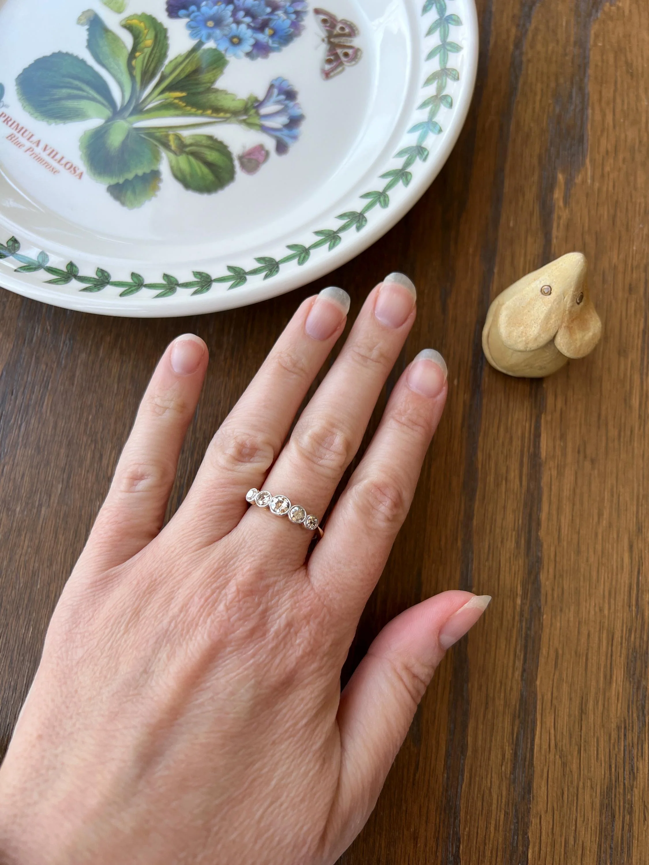 Antique One Carat Champagne White Old Mine Cut DIAMOND 18k Gold Platinum Five Stone Ring Bezel Set Band - Image 5