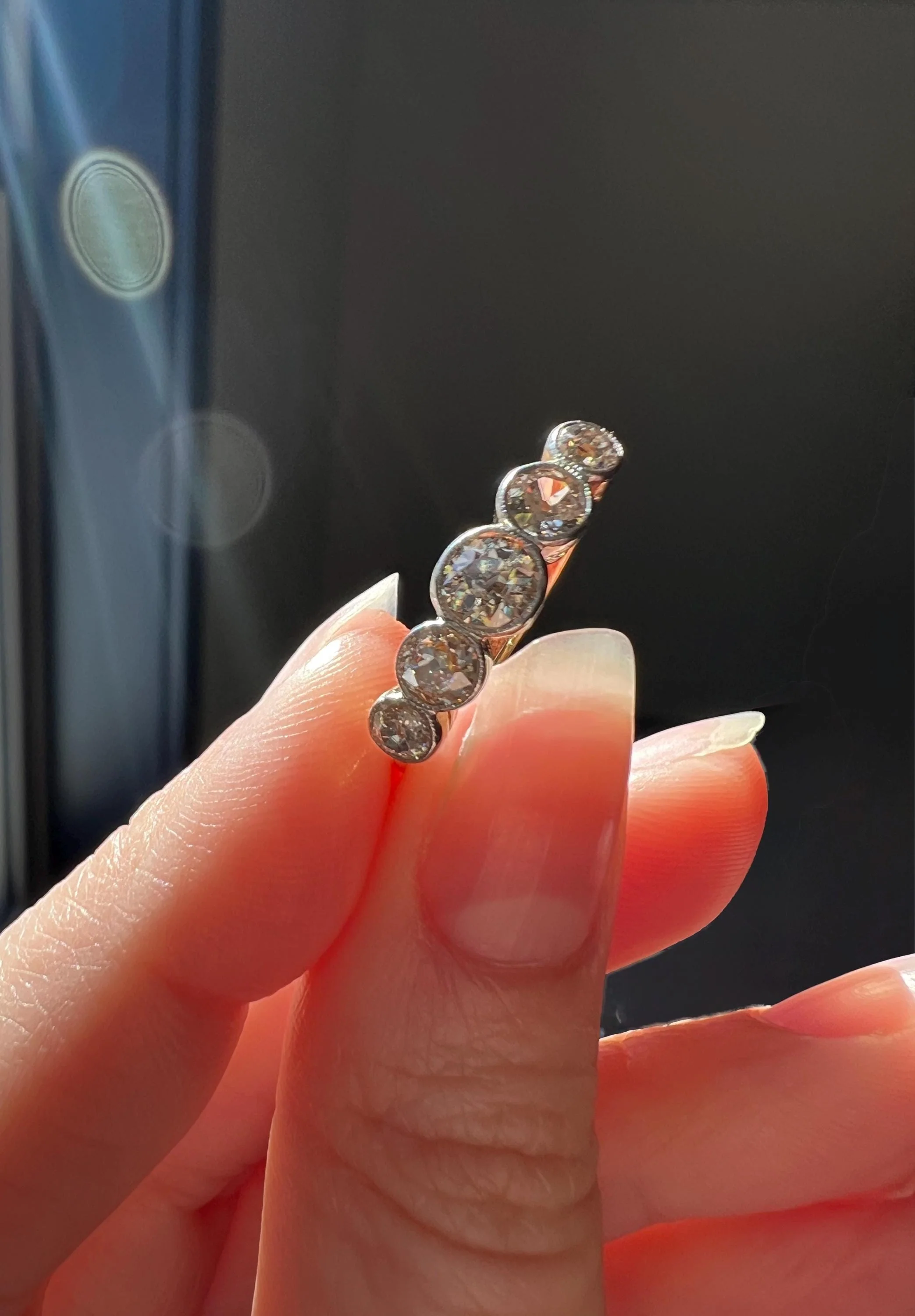 Antique One Carat Champagne White Old Mine Cut DIAMOND 18k Gold Platinum Five Stone Ring Bezel Set Band - Image 6