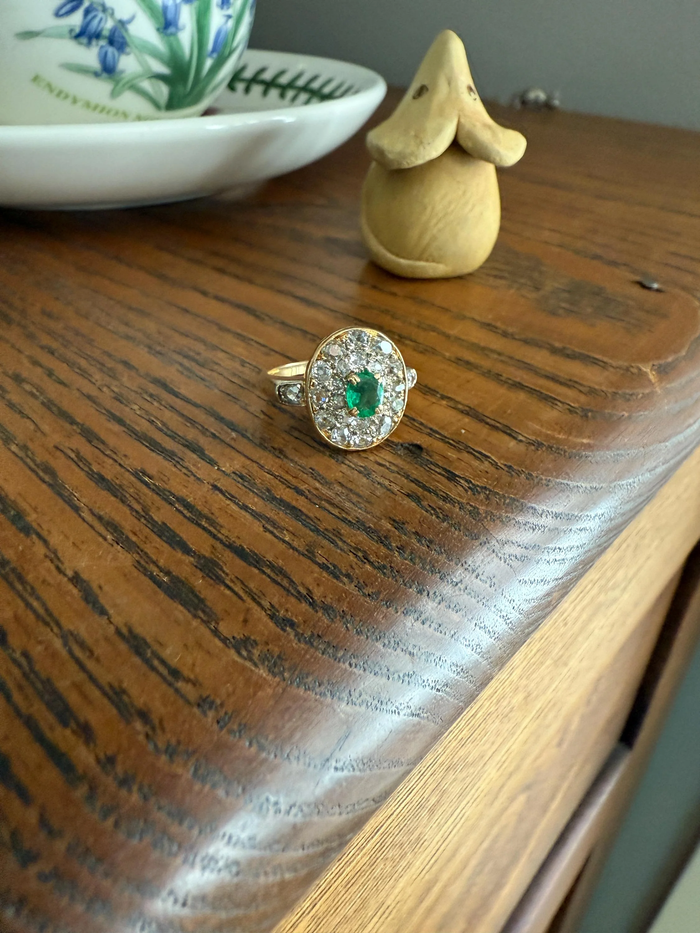 Antique Oval Pave Panel Ring Green Natural Emerald 1.25 Carat Old Mine Cut Diamonds Cluster 18k Gold French Ornate Texture - Image 5