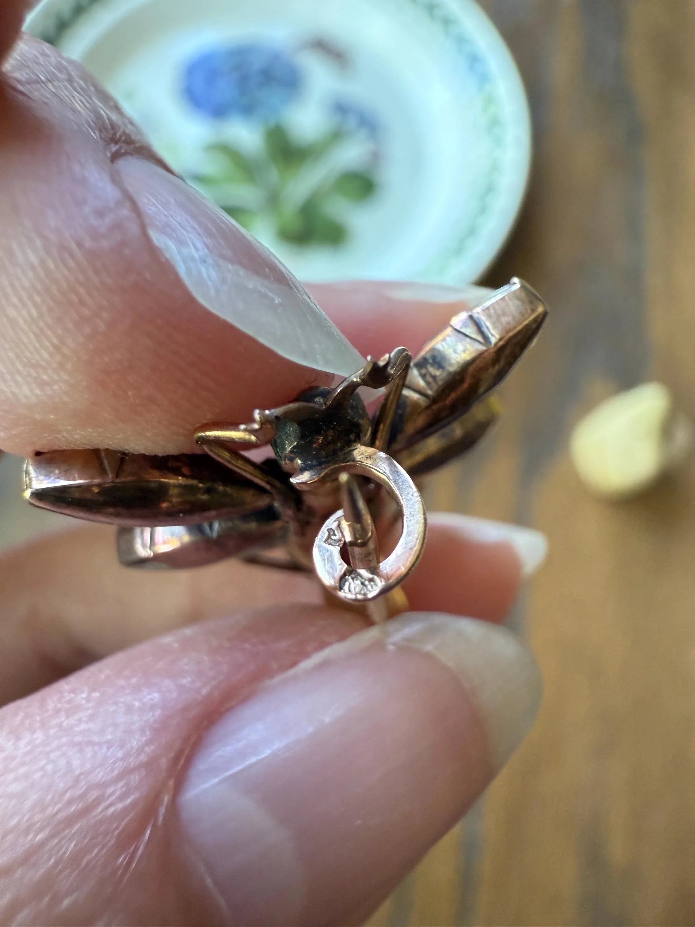 Rare ANTIQUE Perpignan GARNET Bee or Fly Bug Large Scale 18k Brooch Pin for Pendant Conversion Victorian French Belle Epoque Pink Red Glow - Image 10