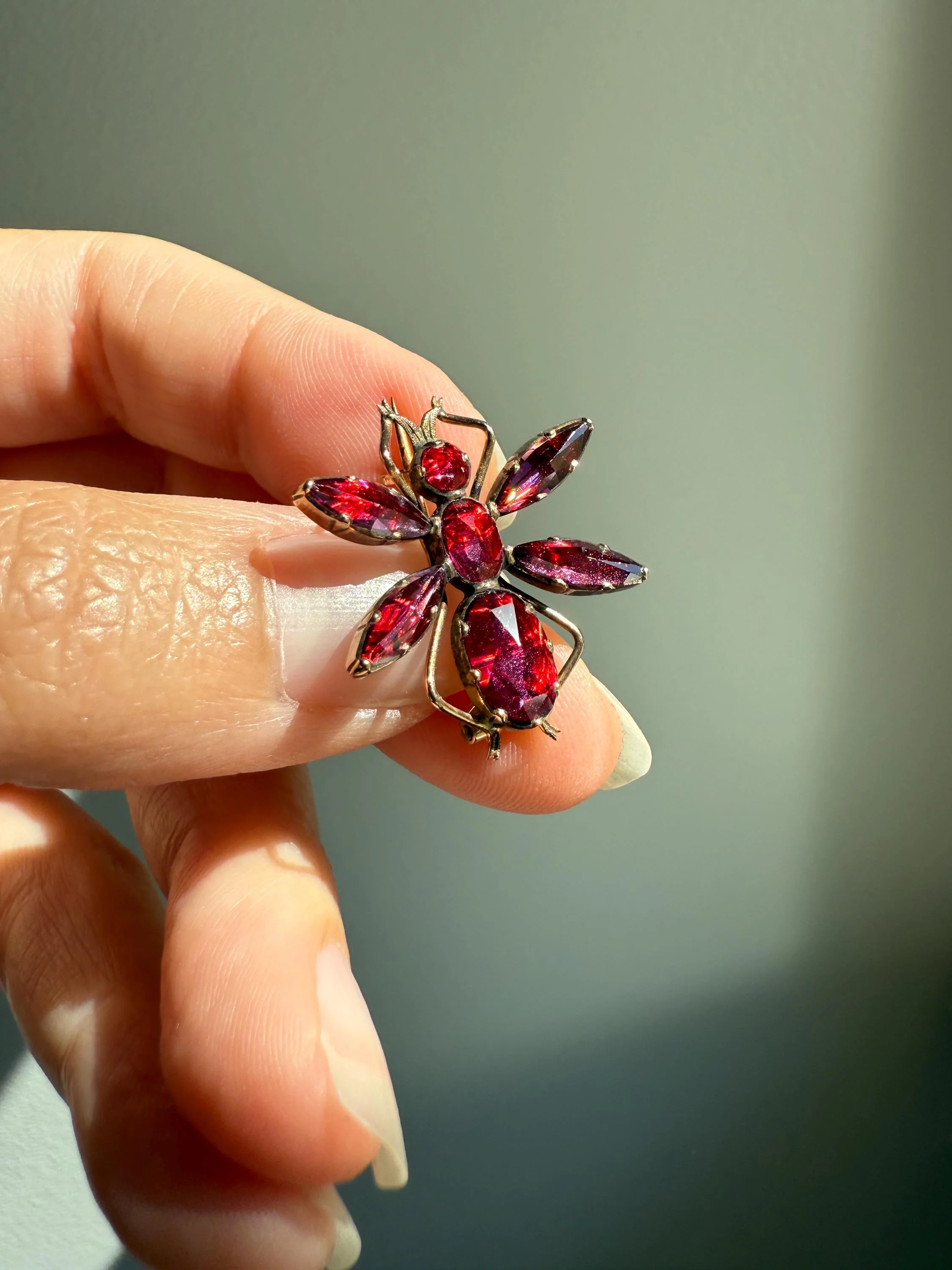 Rare ANTIQUE Perpignan GARNET Bee or Fly Bug Large Scale 18k Brooch Pin for Pendant Conversion Victorian French Belle Epoque Pink Red Glow - Image 2
