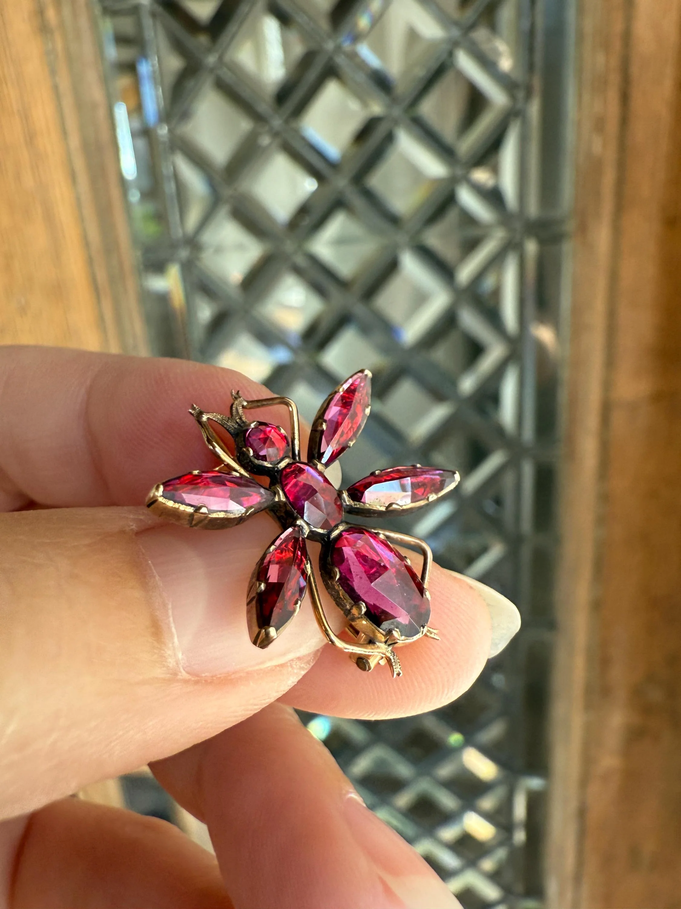 Rare ANTIQUE Perpignan GARNET Bee or Fly Bug Large Scale 18k Brooch Pin for Pendant Conversion Victorian French Belle Epoque Pink Red Glow - Image 4