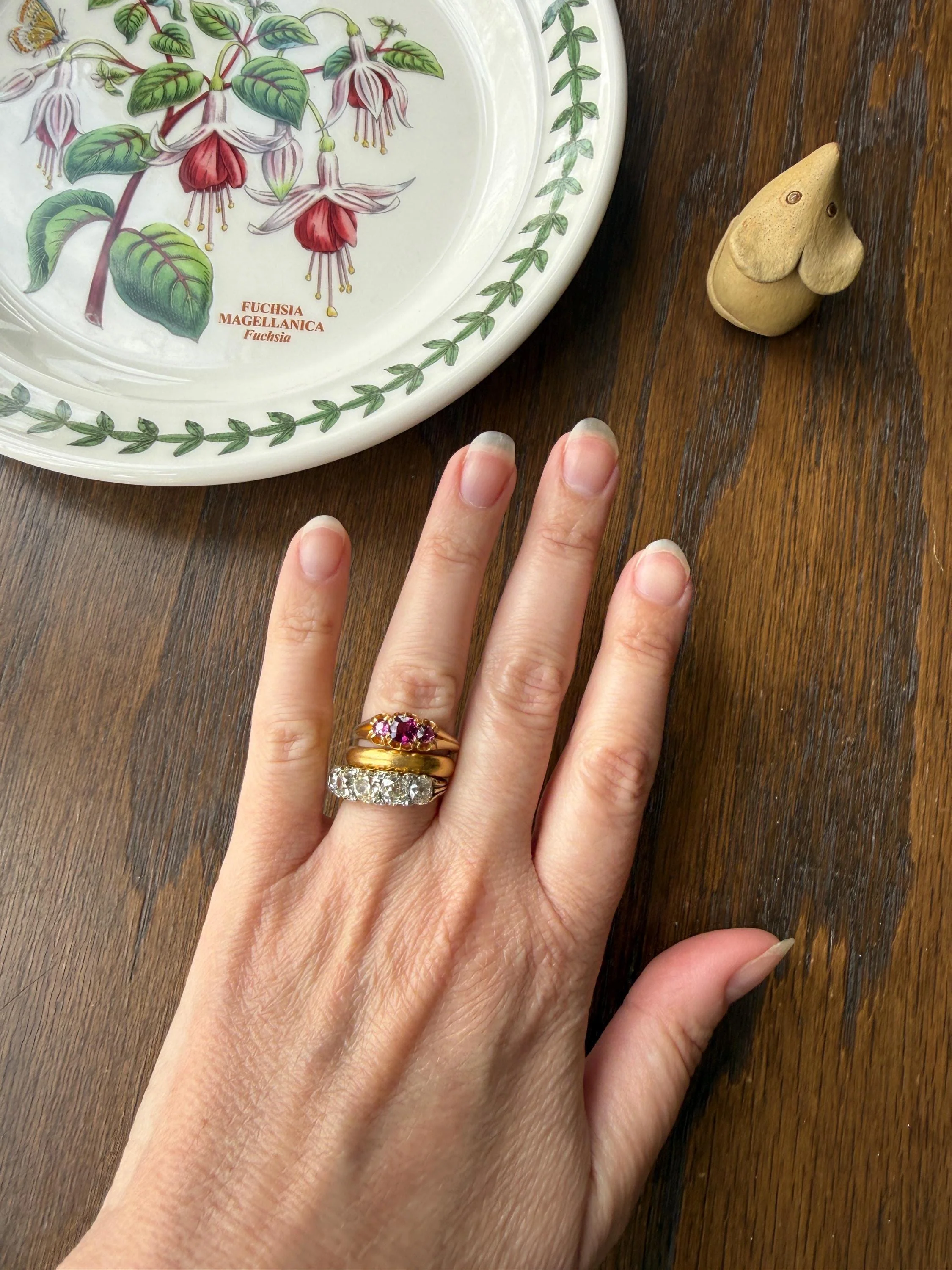 Antique Pinkish Purple Rhodolite Old Cut GARNET Three Stone Ring Victorian 18k Gold Stacker Band - Image 17