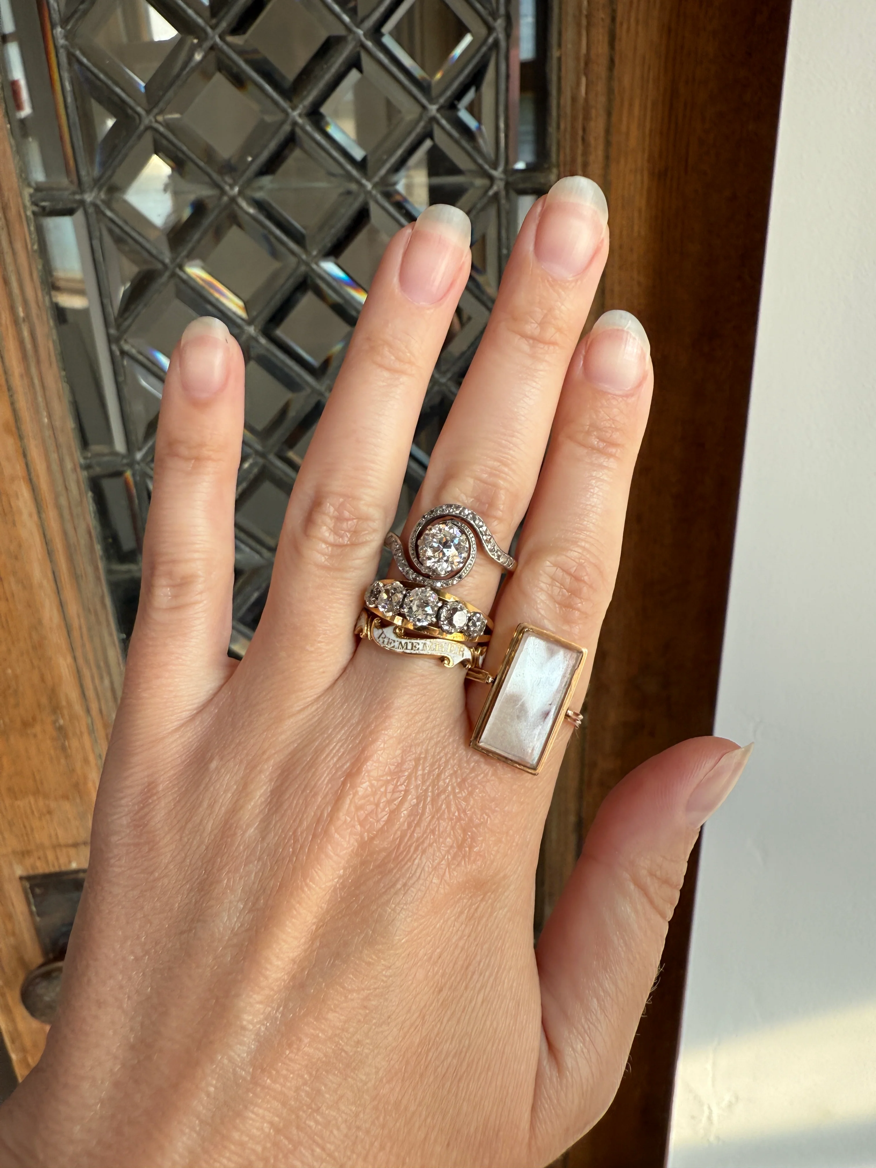 Antique "REMEMBER Your FRIENDS End" GEORGIAN Era White Enamel 18k Gold Swirl Mourning Ring Band Comfort Fit - Image 12