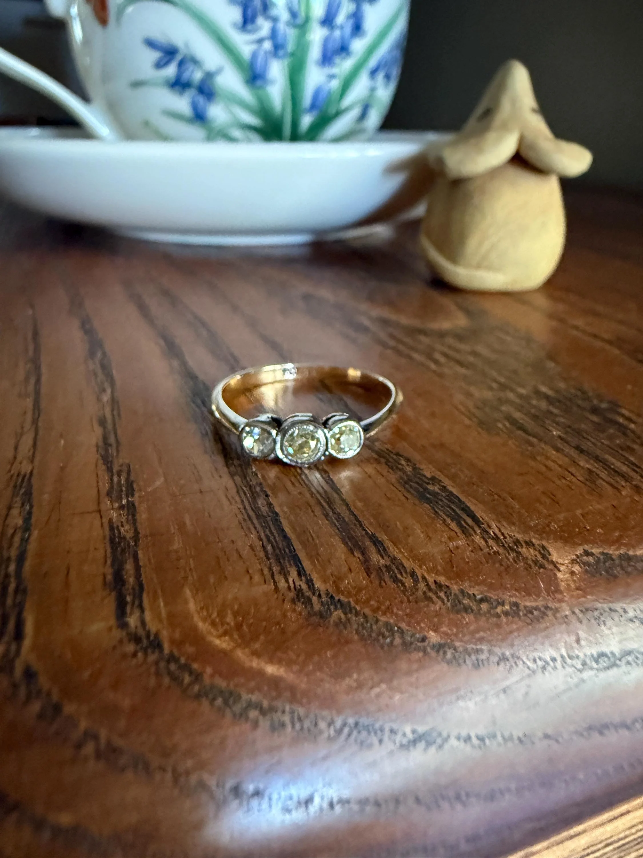 Antique Shades of Yellow Old Mine Cut Diamond Three Stone Ring 9k Gold & Platinum Bezel Set Stacker Trilogy Ring OMC - Image 17