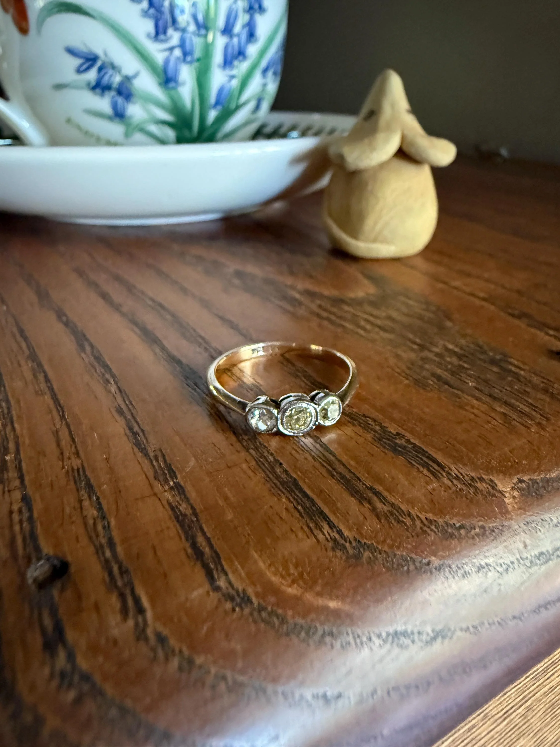 Antique Shades of Yellow Old Mine Cut Diamond Three Stone Ring 9k Gold & Platinum Bezel Set Stacker Trilogy Ring OMC - Image 9