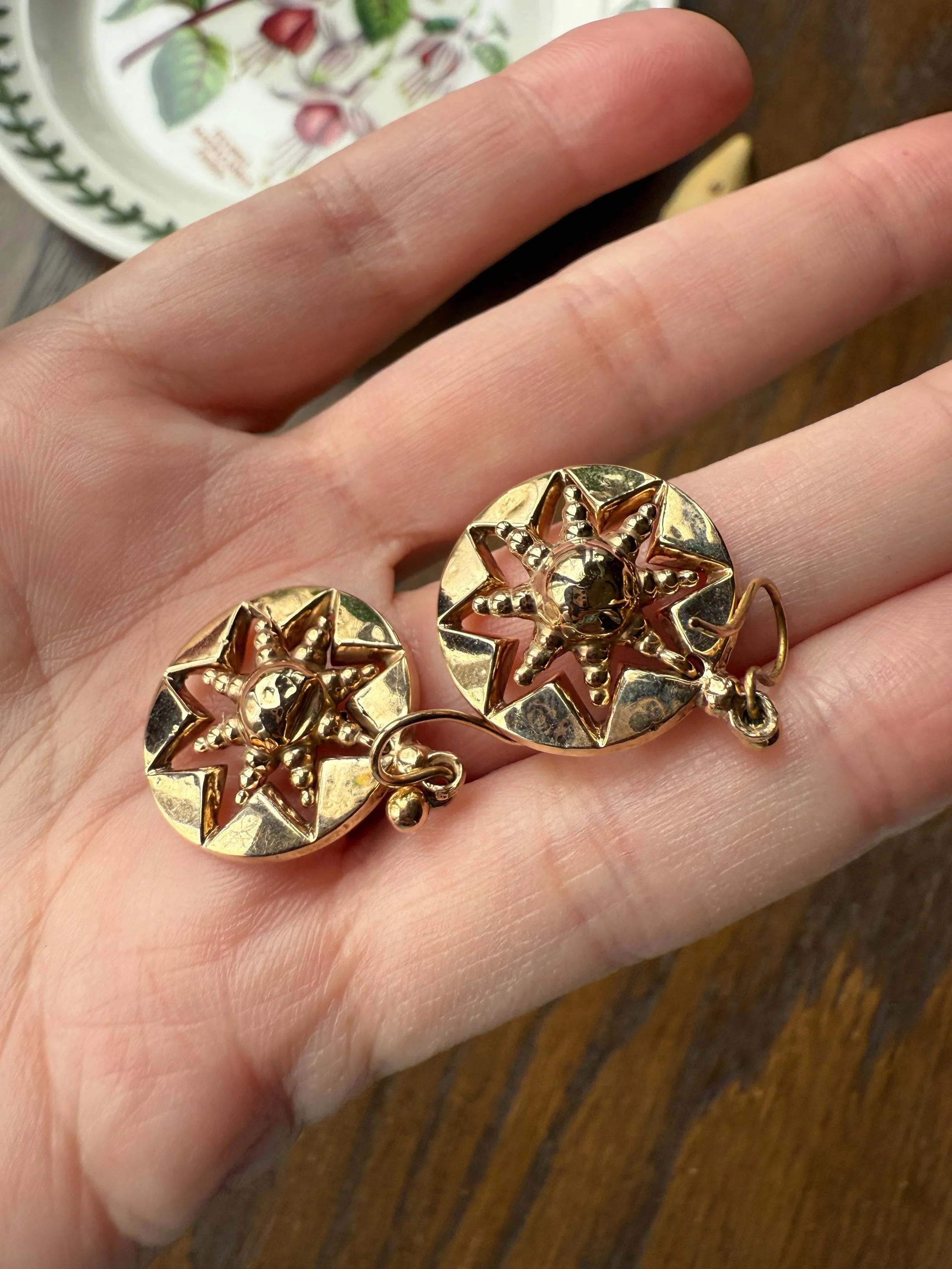 Antique STAR Sunburst 1800s Puffy Starburst 3D Victorian 9k GOLD EARRINGS Figural Ball Rivet - Image 10