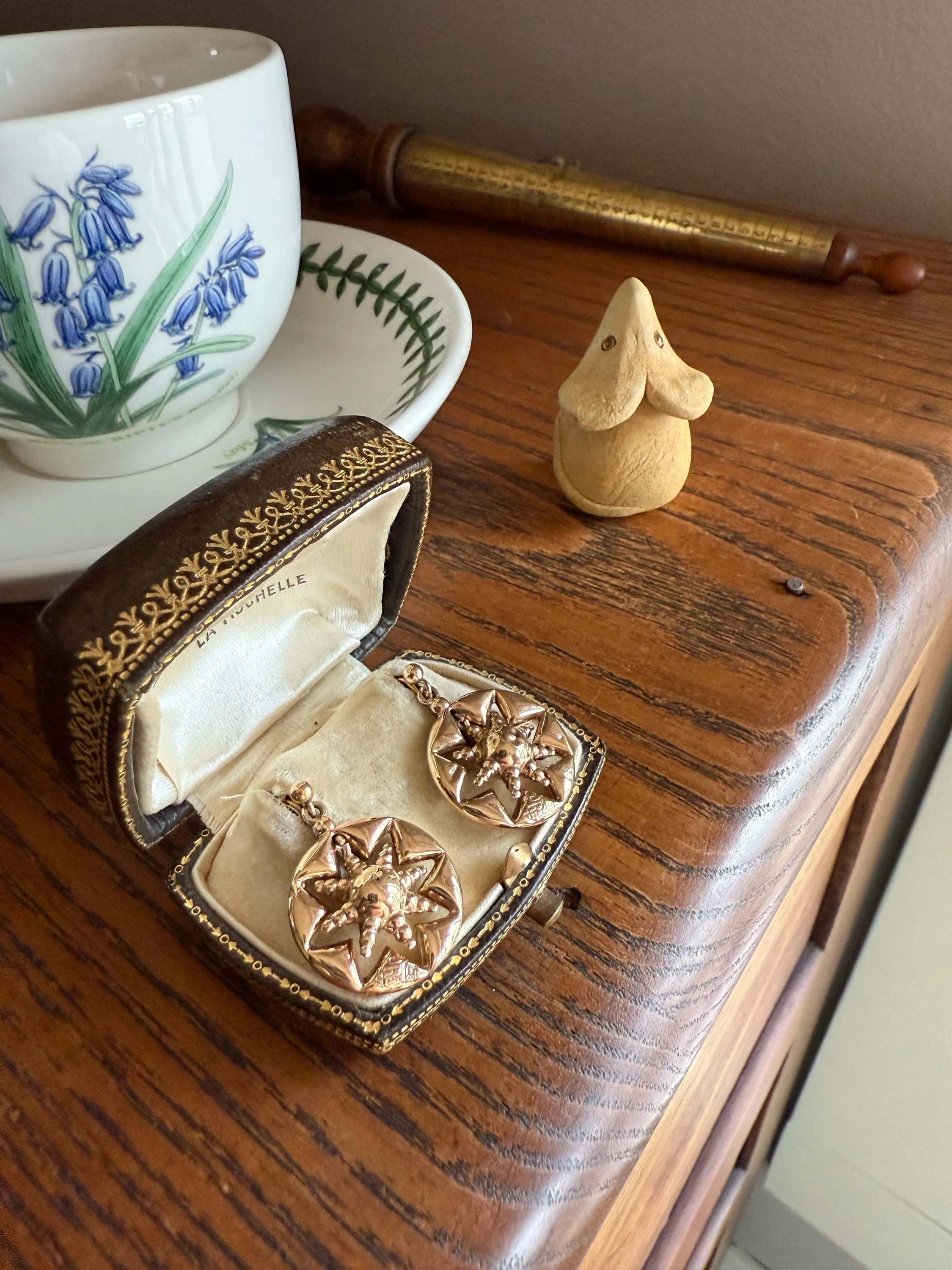 Antique STAR Sunburst 1800s Puffy Starburst 3D Victorian 9k GOLD EARRINGS Figural Ball Rivet - Image 5