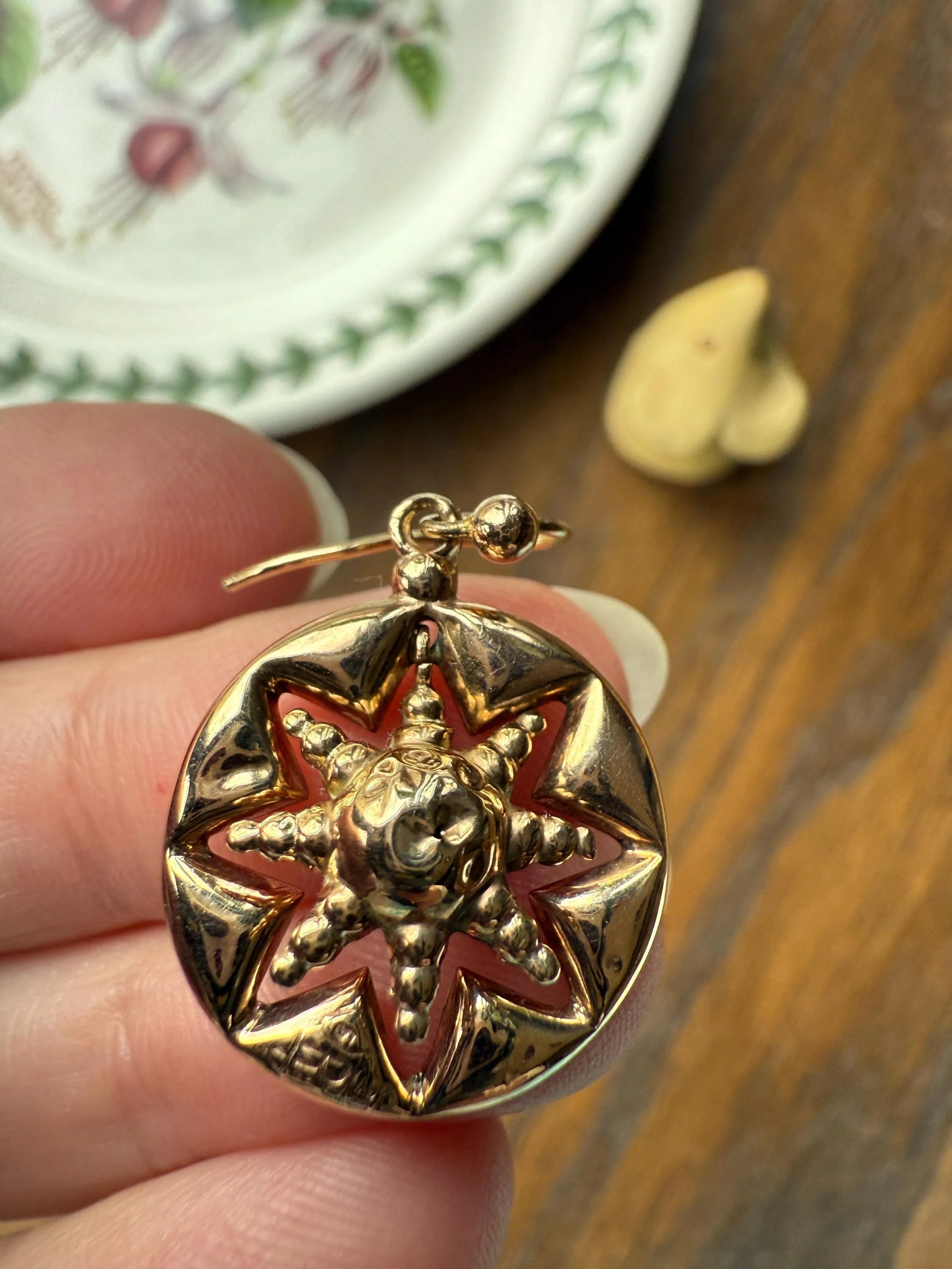Antique STAR Sunburst 1800s Puffy Starburst 3D Victorian 9k GOLD EARRINGS Figural Ball Rivet - Image 7