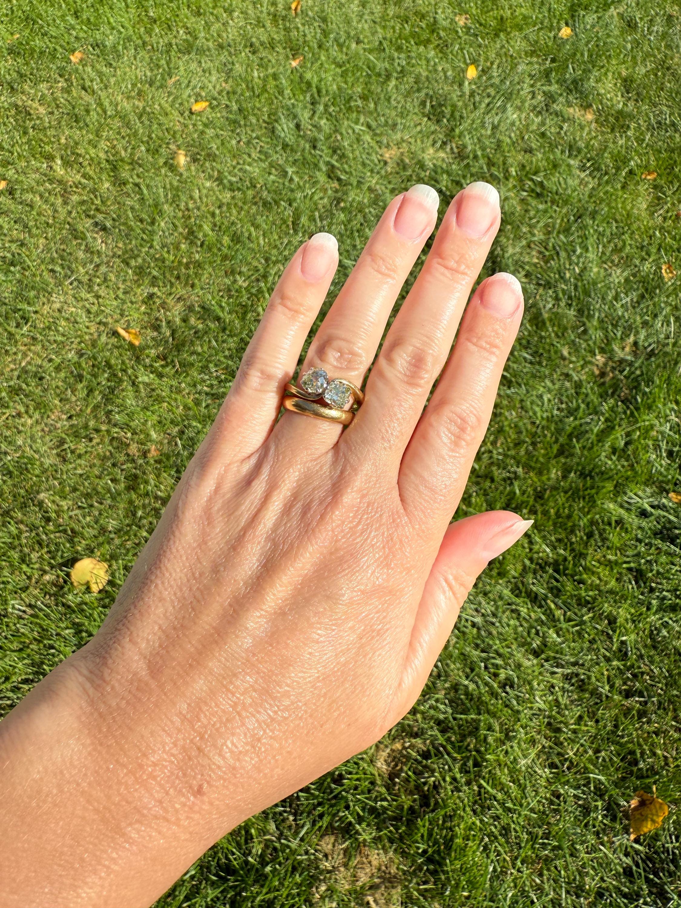 Antique Toi et Moi 2.1 CARAT Old Mine Cut DIAMOND Fancy Light Yellow Chunky 2 Stone Ring 18k Gold Angled Swirl Band Stacker c1901 Victorian - Image 10