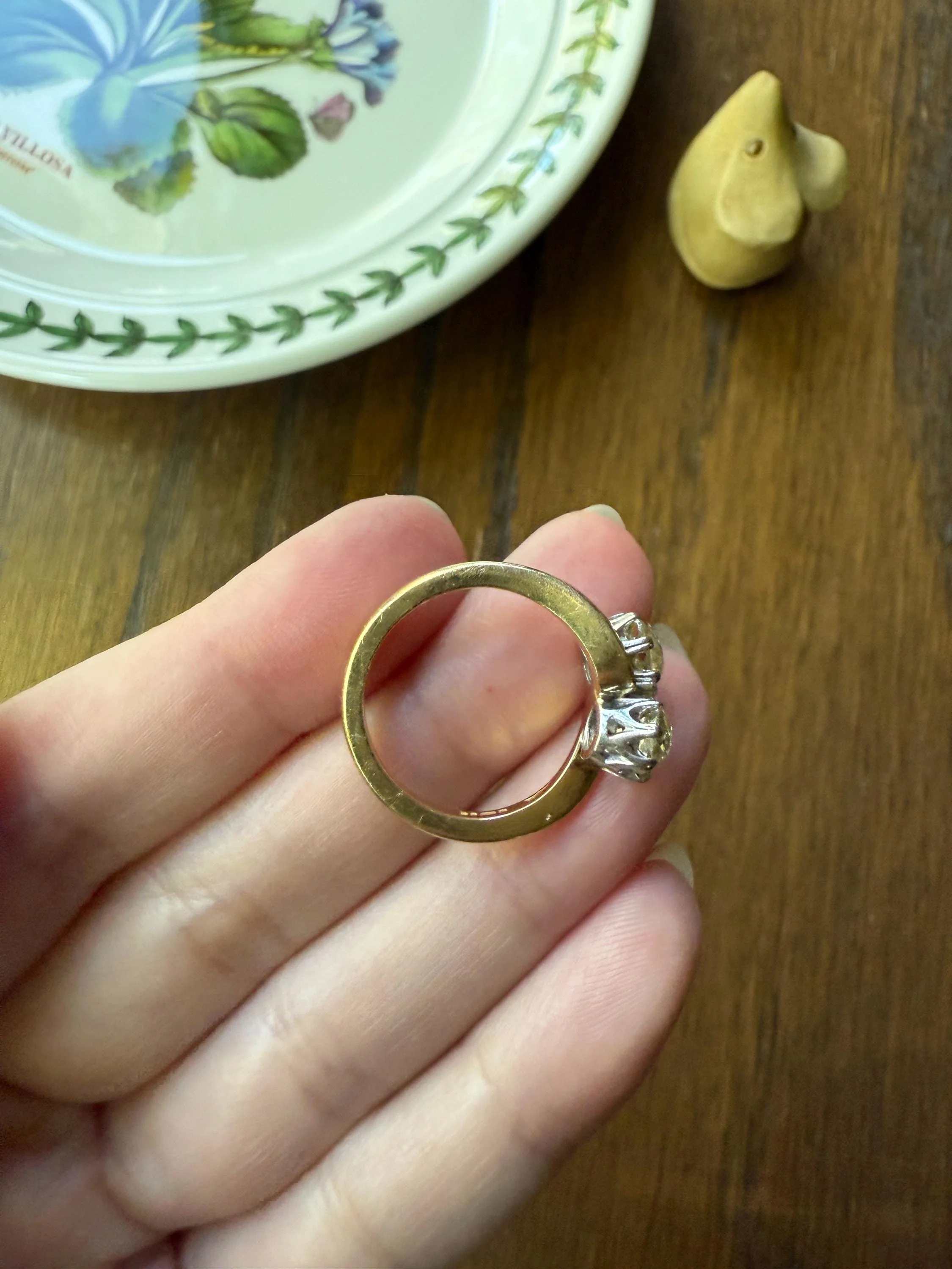 Antique Toi et Moi 2.1 CARAT Old Mine Cut DIAMOND Fancy Light Yellow Chunky 2 Stone Ring 18k Gold Angled Swirl Band Stacker c1901 Victorian - Image 12