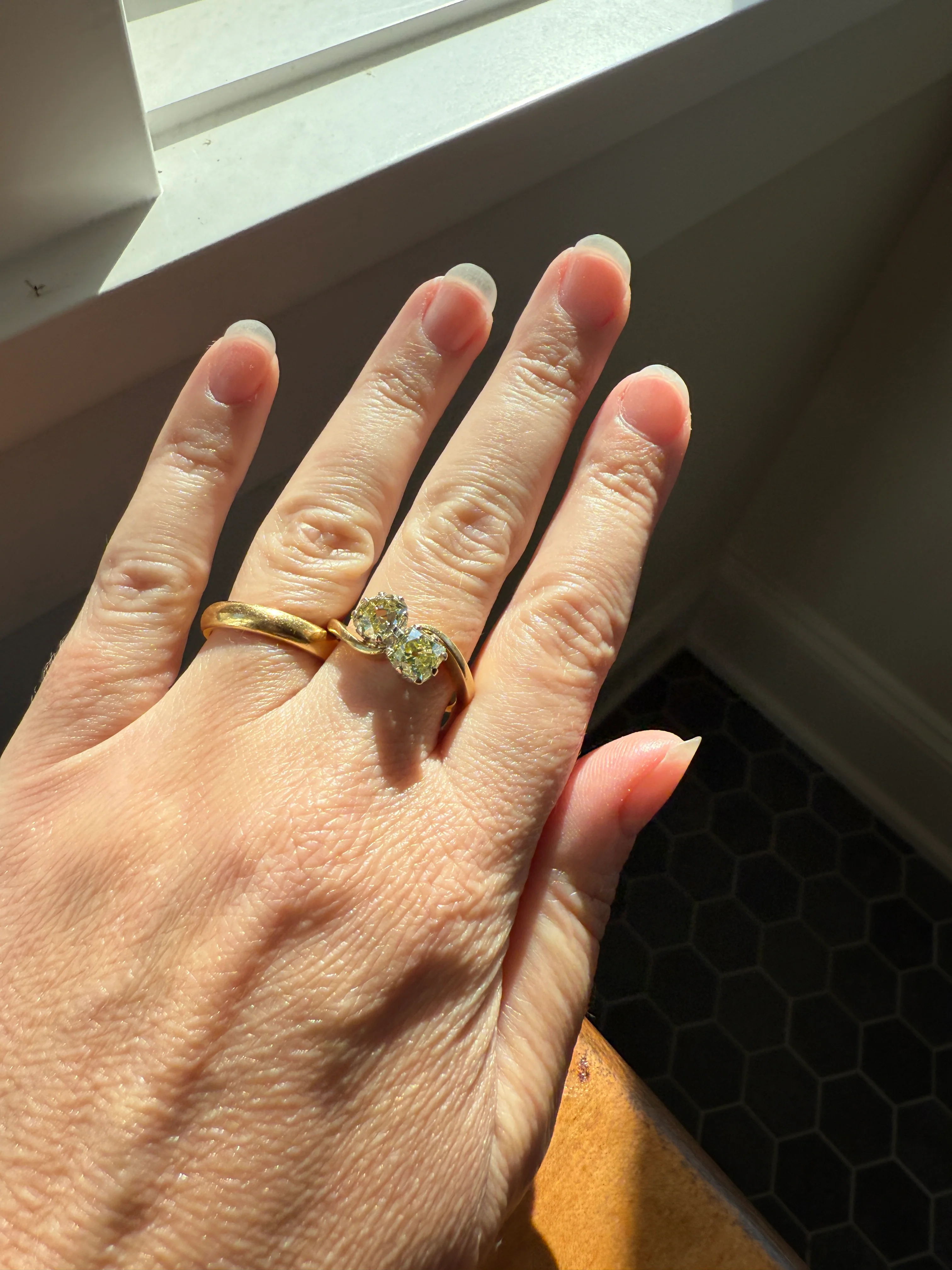 Antique Toi et Moi 2.1 CARAT Old Mine Cut DIAMOND Fancy Light Yellow Chunky 2 Stone Ring 18k Gold Angled Swirl Band Stacker c1901 Victorian - Image 18