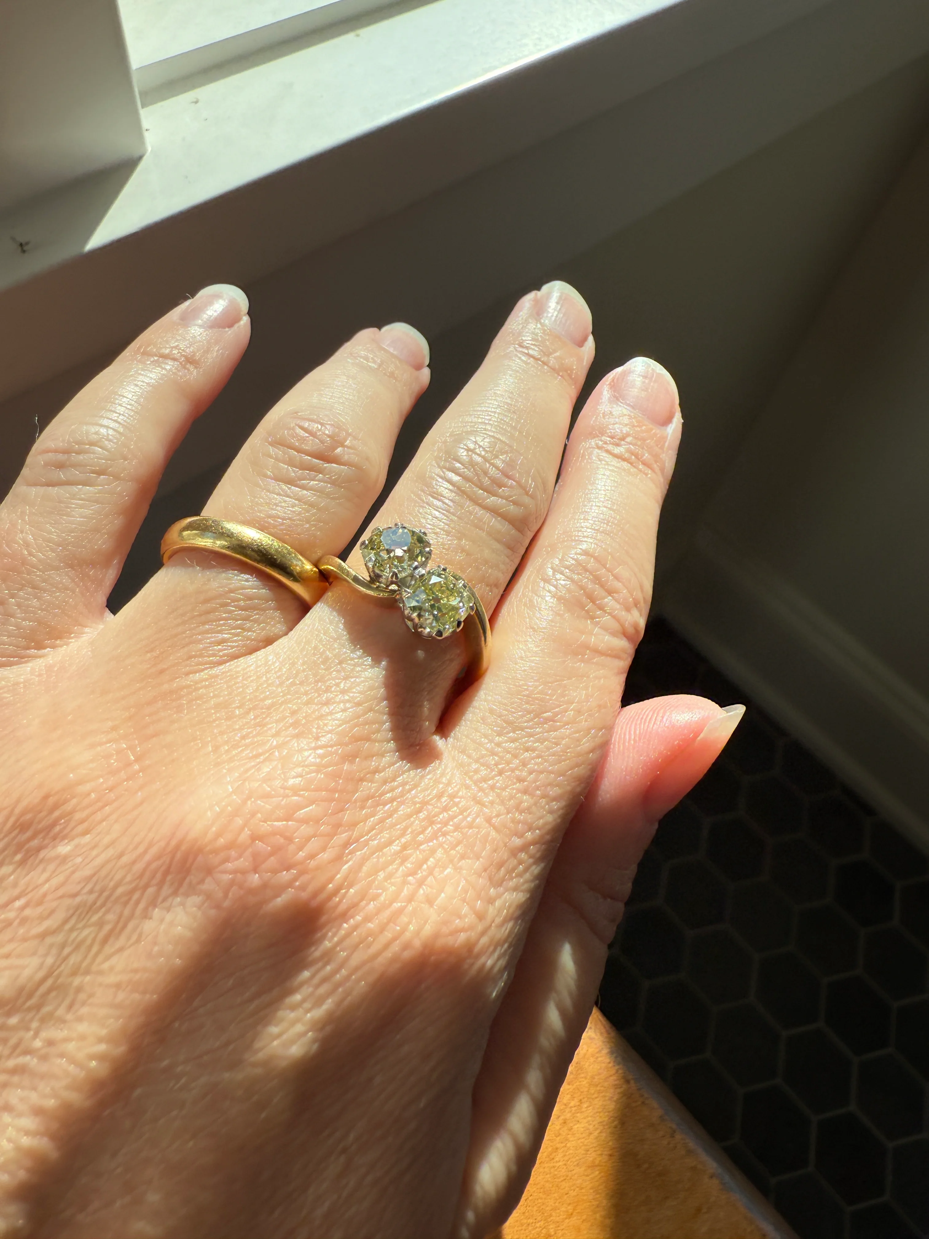 Antique Toi et Moi 2.1 CARAT Old Mine Cut DIAMOND Fancy Light Yellow Chunky 2 Stone Ring 18k Gold Angled Swirl Band Stacker c1901 Victorian - Image 20