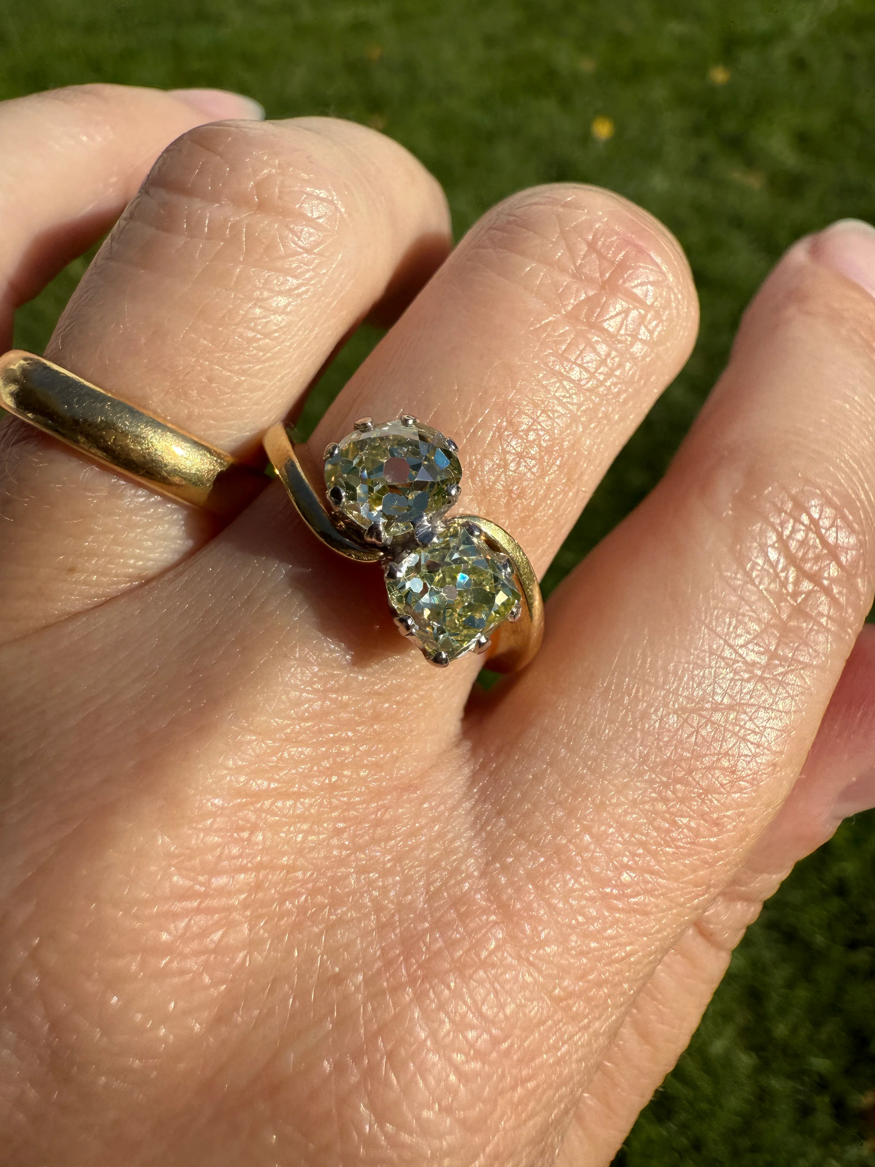 Antique Toi et Moi 2.1 CARAT Old Mine Cut DIAMOND Fancy Light Yellow Chunky 2 Stone Ring 18k Gold Angled Swirl Band Stacker c1901 Victorian - Image 24