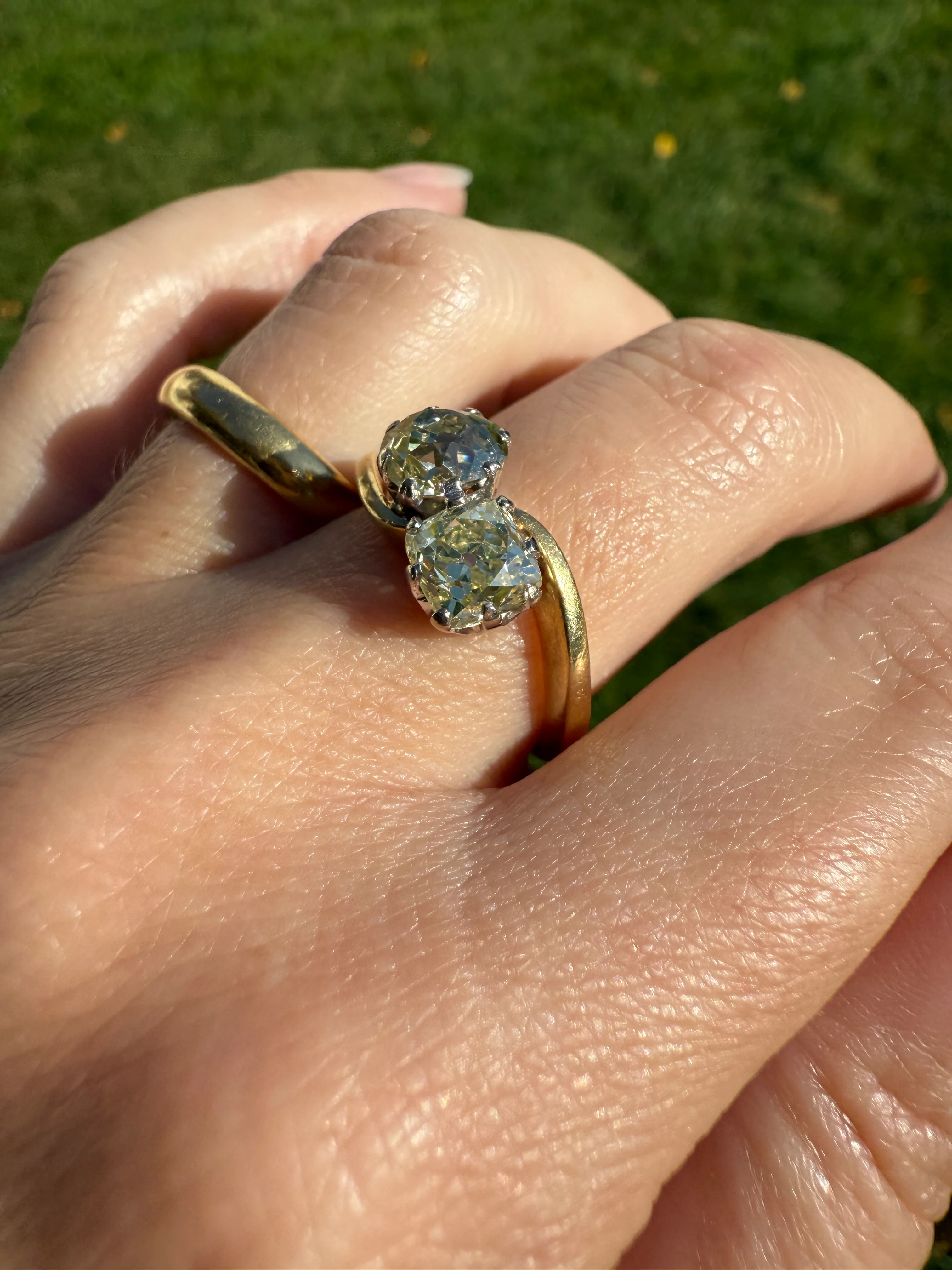 Antique Toi et Moi 2.1 CARAT Old Mine Cut DIAMOND Fancy Light Yellow Chunky 2 Stone Ring 18k Gold Angled Swirl Band Stacker c1901 Victorian - Image 26