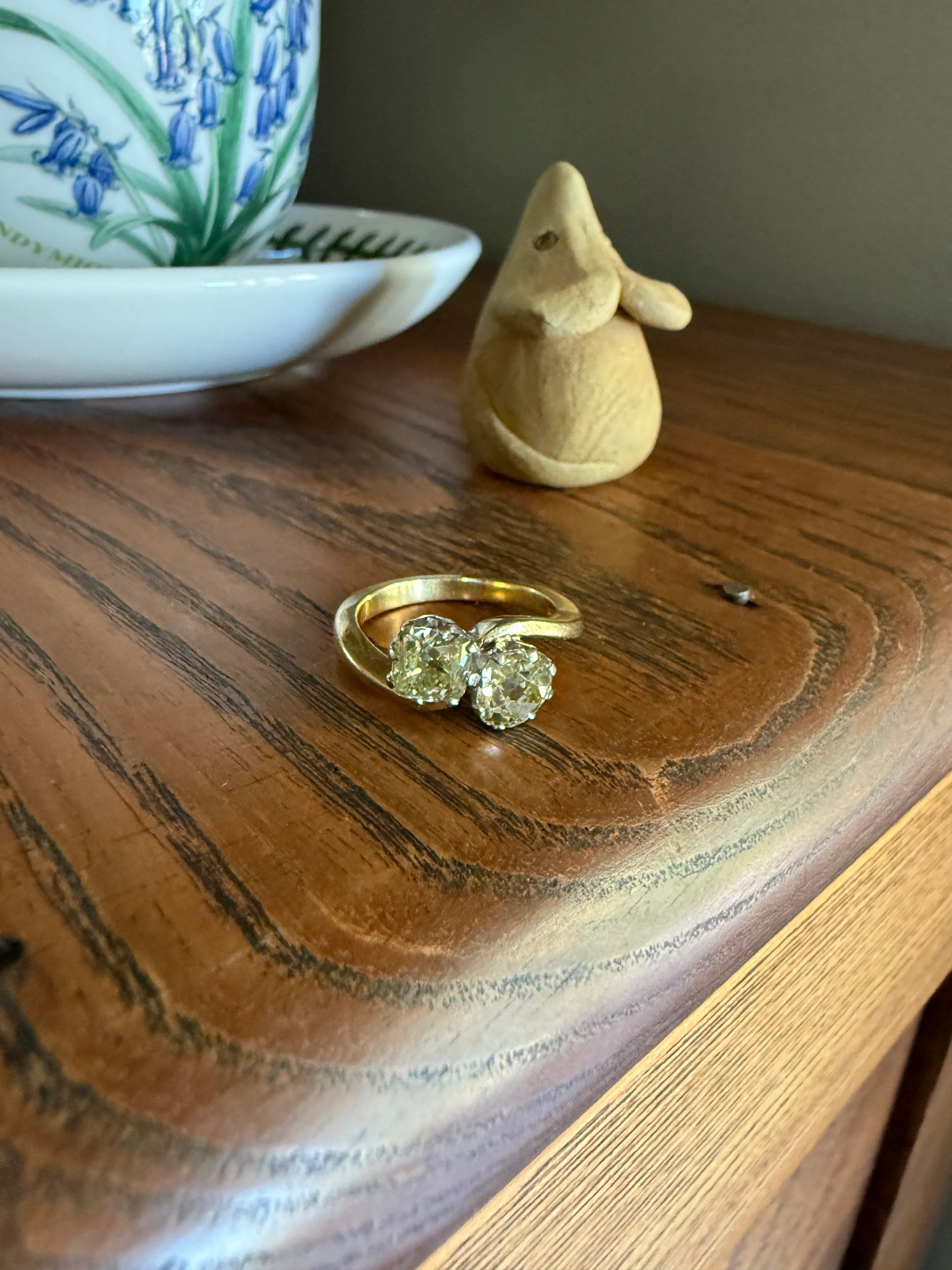 Antique Toi et Moi 2.1 CARAT Old Mine Cut DIAMOND Fancy Light Yellow Chunky 2 Stone Ring 18k Gold Angled Swirl Band Stacker c1901 Victorian - Image 33