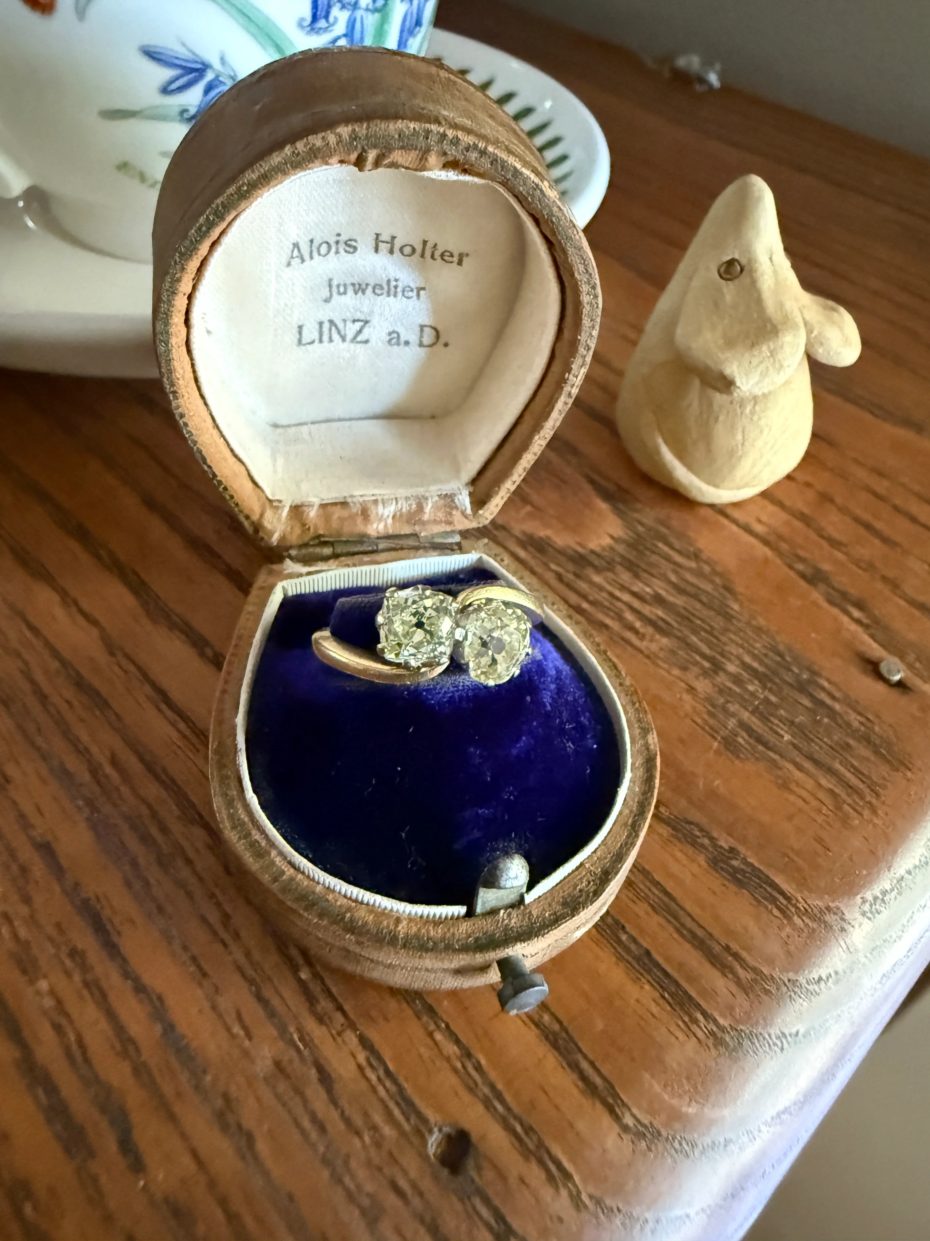 Antique Toi et Moi 2.1 CARAT Old Mine Cut DIAMOND Fancy Light Yellow Chunky 2 Stone Ring 18k Gold Angled Swirl Band Stacker c1901 Victorian - Image 34