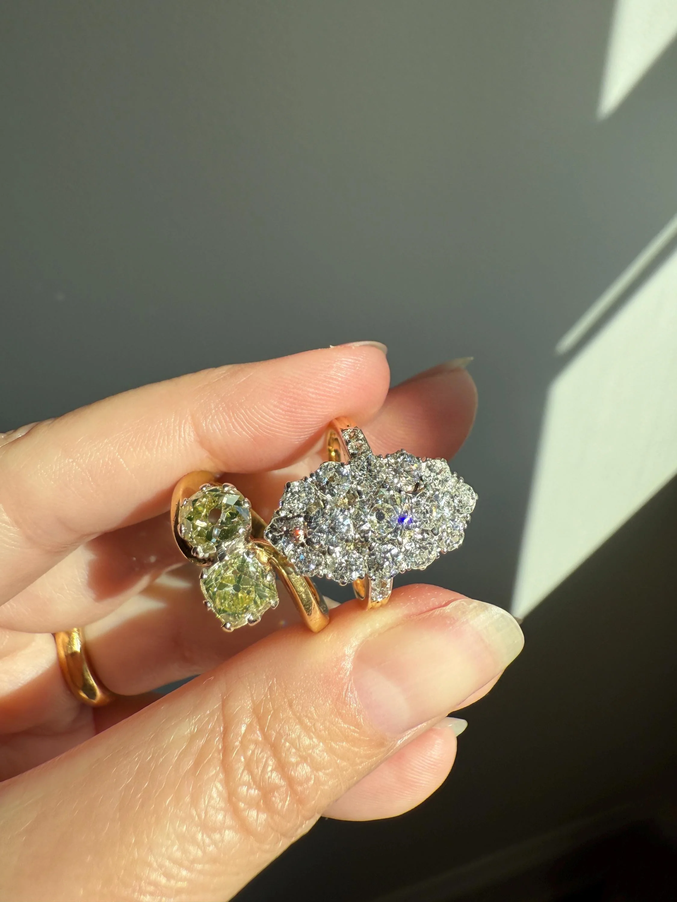 Antique Toi et Moi 2.1 CARAT Old Mine Cut DIAMOND Fancy Light Yellow Chunky 2 Stone Ring 18k Gold Angled Swirl Band Stacker c1901 Victorian - Image 5