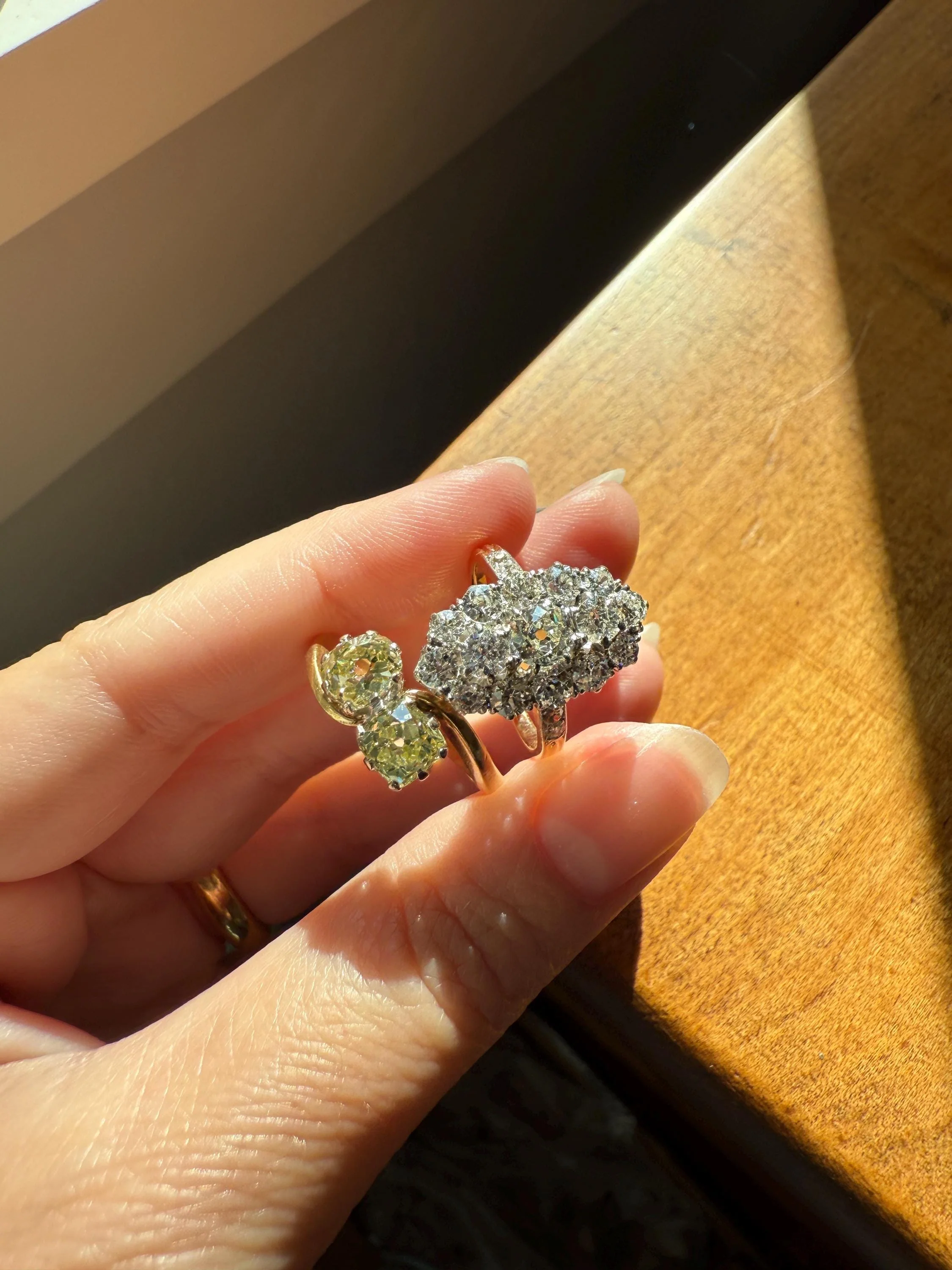 Antique Toi et Moi 2.1 CARAT Old Mine Cut DIAMOND Fancy Light Yellow Chunky 2 Stone Ring 18k Gold Angled Swirl Band Stacker c1901 Victorian - Image 7