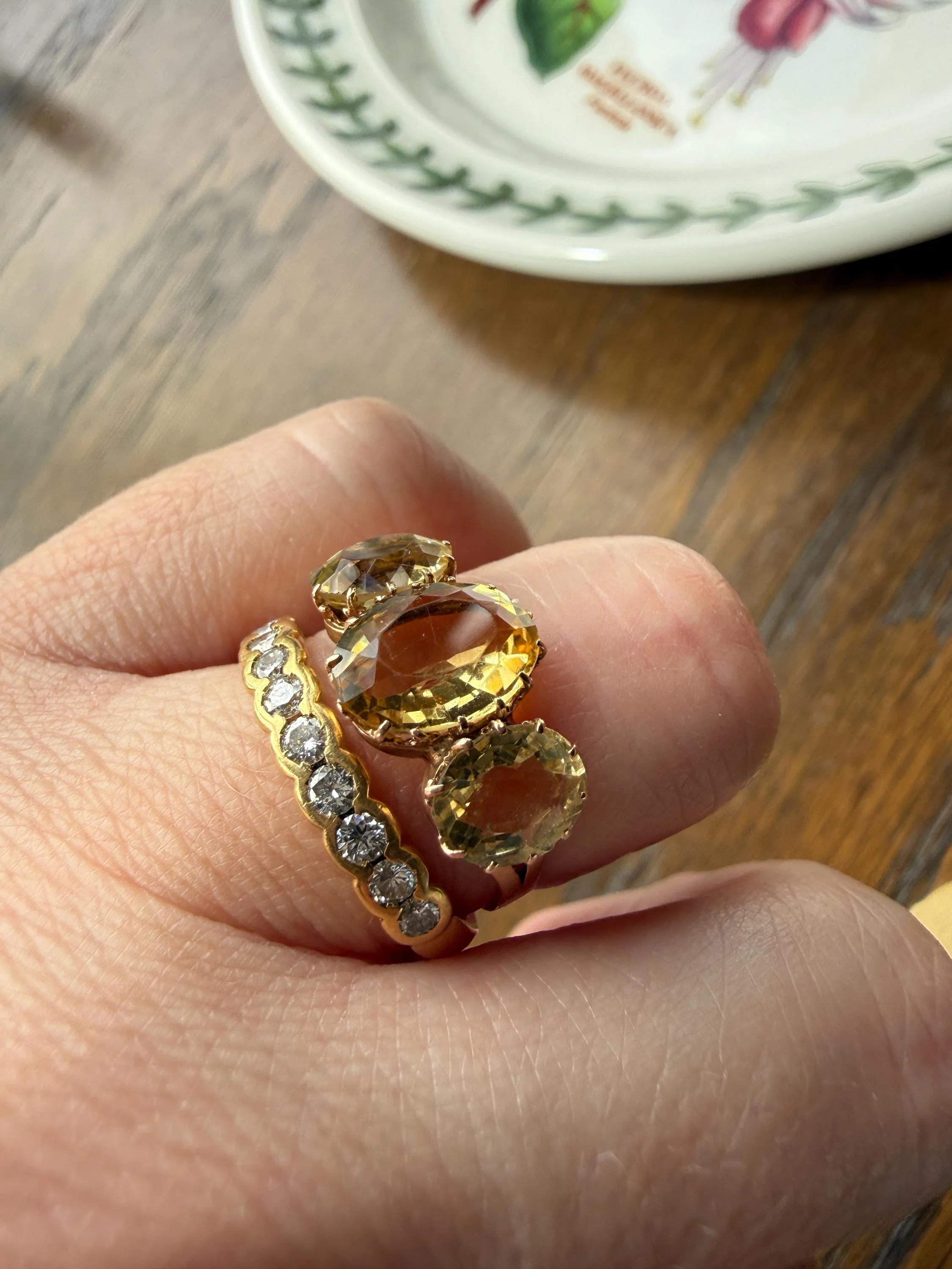 ANTIQUE Victorian Sunny Yellow 3.4 Carats Old Cut Natural Citrine Three Stone Band French Ring 18k Gold Oval Classic Crown Prong Setting - Image 3