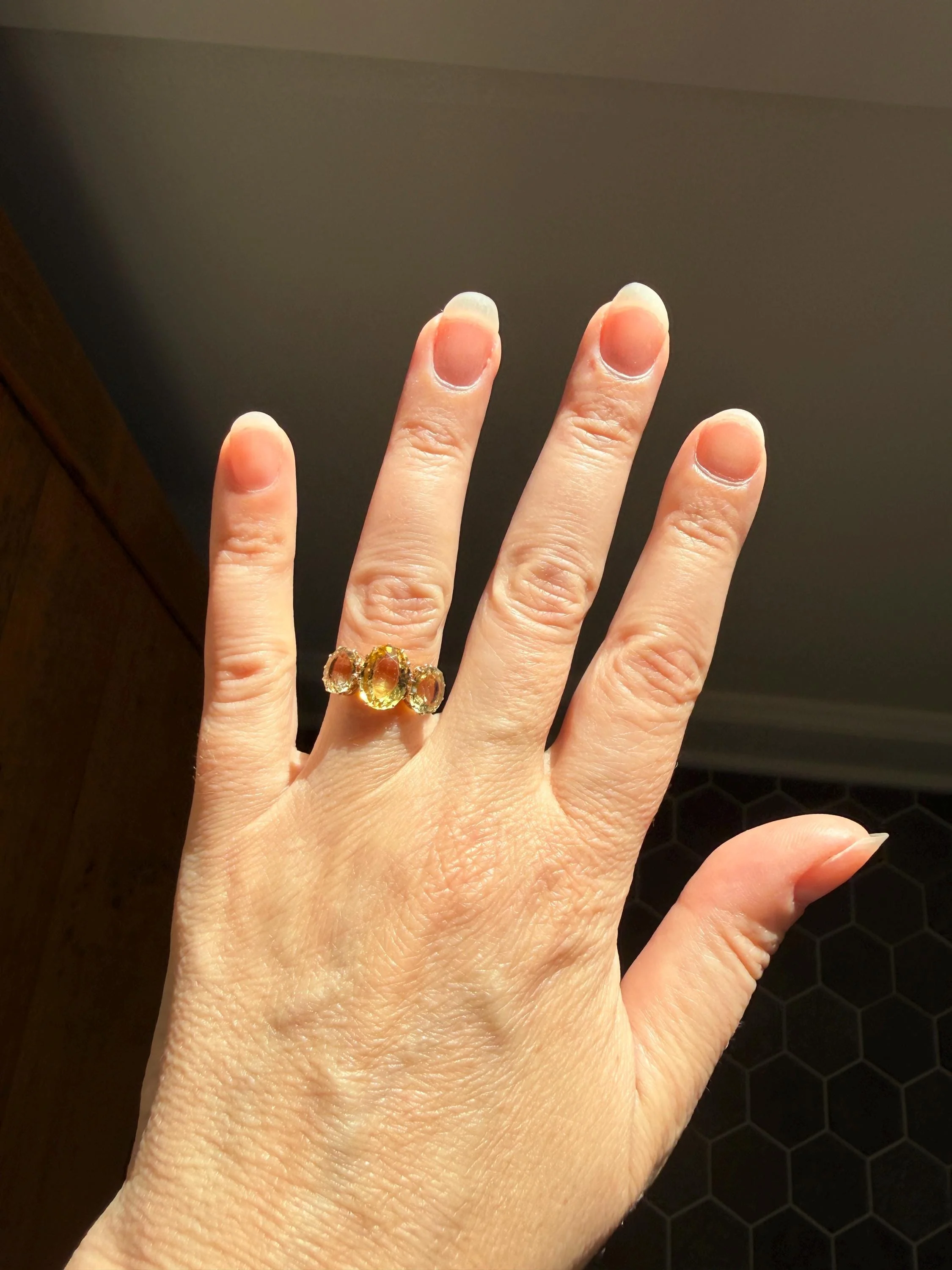 ANTIQUE Victorian Sunny Yellow 3.4 Carats Old Cut Natural Citrine Three Stone Band French Ring 18k Gold Oval Classic Crown Prong Setting - Image 4