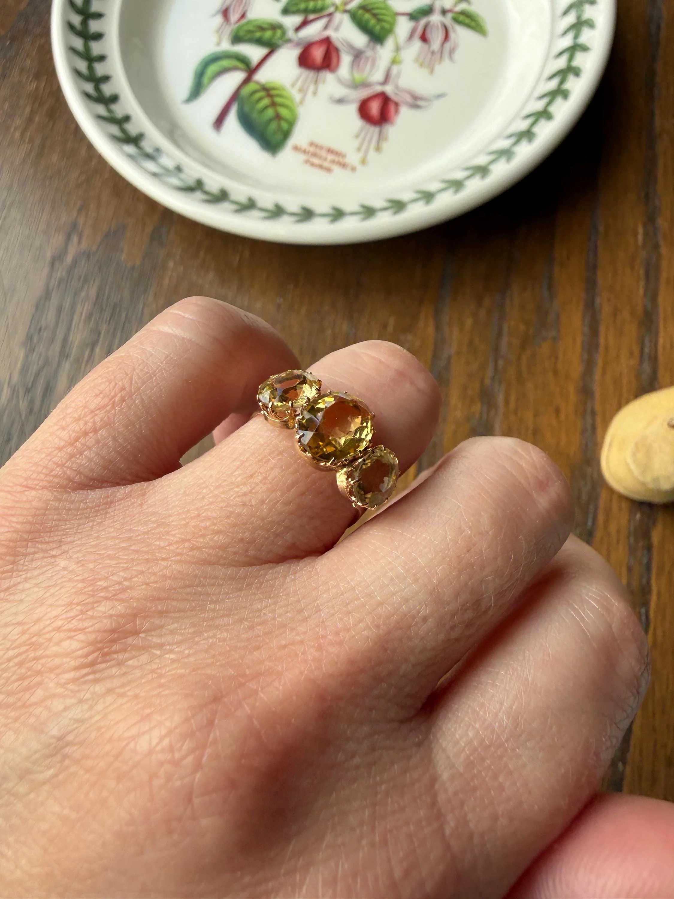ANTIQUE Victorian Sunny Yellow 3.4 Carats Old Cut Natural Citrine Three Stone Band French Ring 18k Gold Oval Classic Crown Prong Setting - Image 6