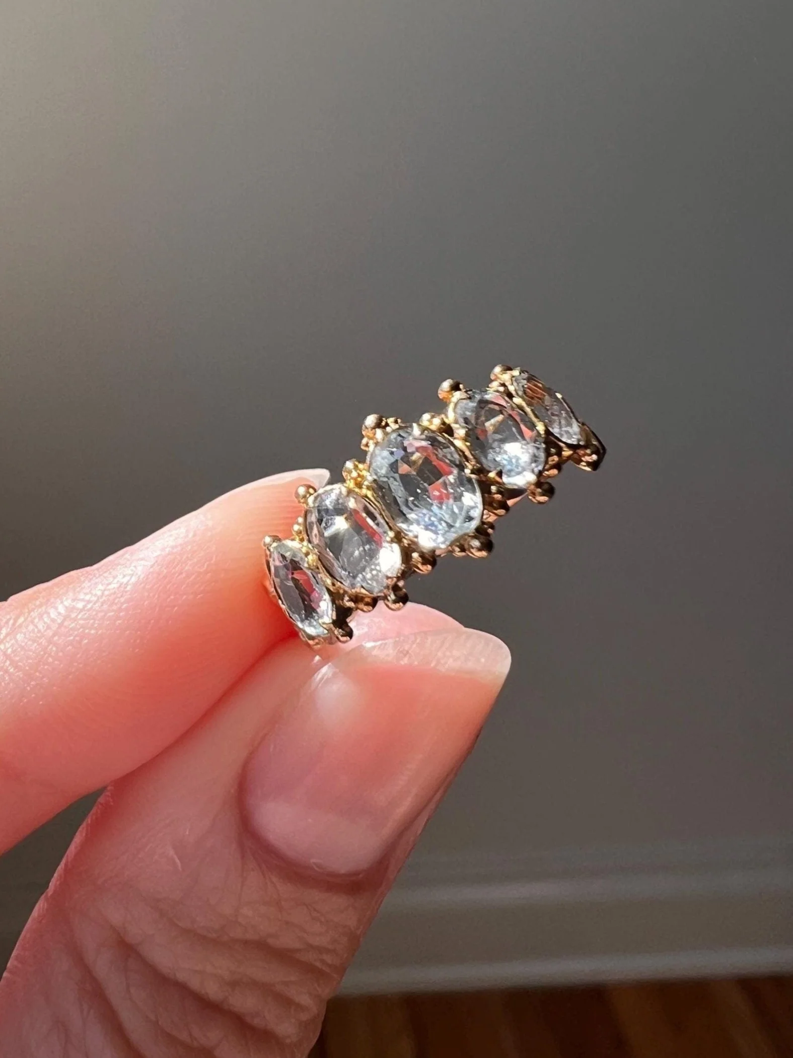 AQUAMARINE Pale Icy Blue Oval Five Stone Stacker Band 15k Gold Ring Ornate Ball Rivet Stacker
