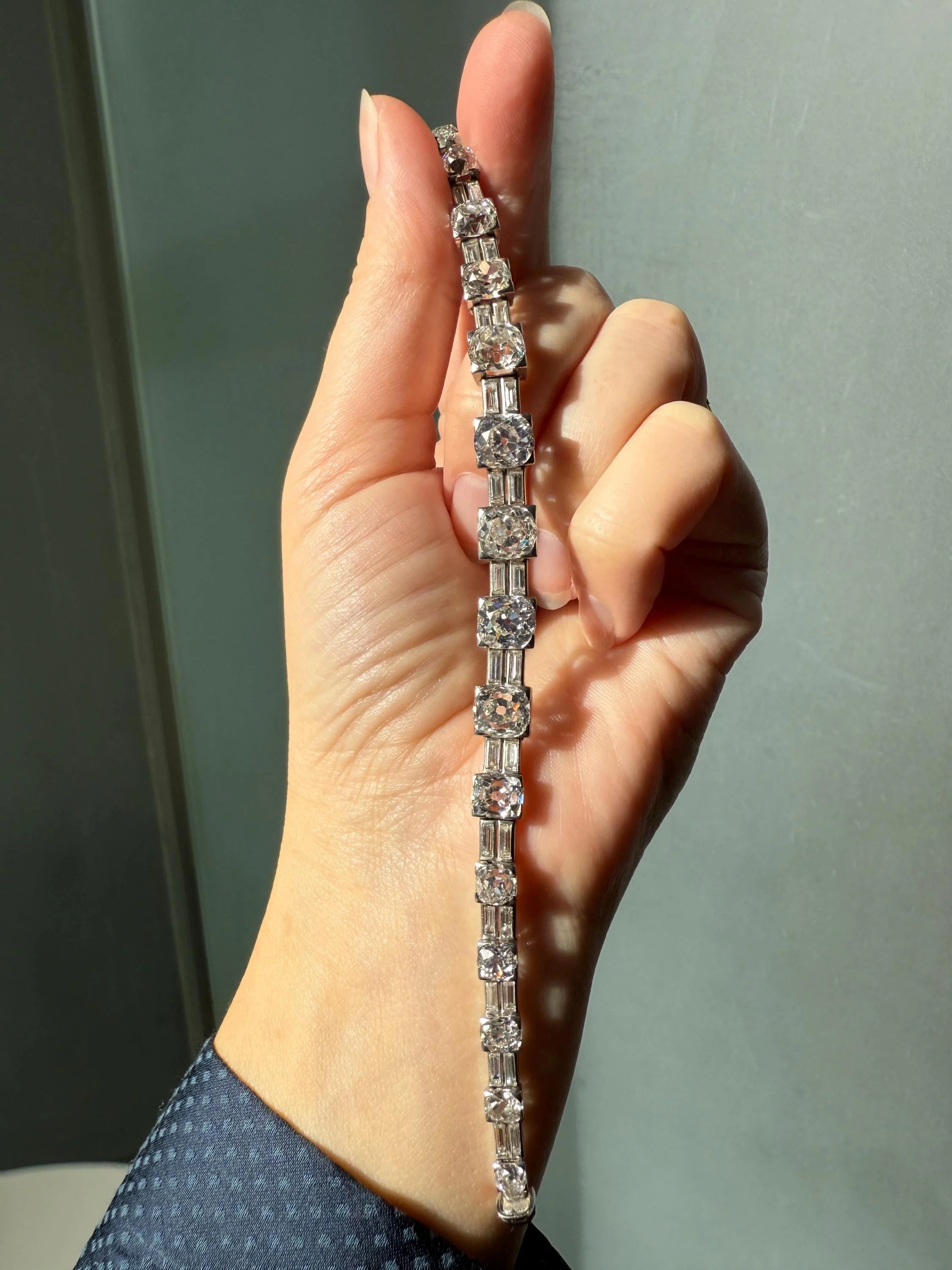 Art Deco 22 CARATS Old Mine Cut DIAMOND Baguette Spacers Tennis Line Bracelet Boxed French Antique 18k White Gold Wriststack OMC Eye Clean - Image 12