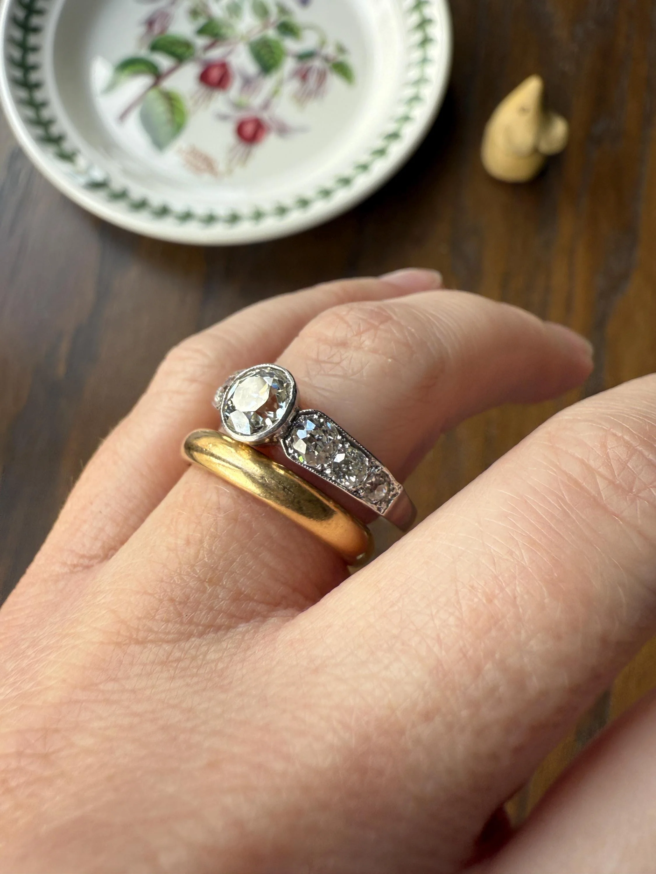 Art Deco Antique Bezel Set Eye Clean 1.85 Carat Tdw Old Mine Cut Diamond Seven Stone Solitaire w/ Accents 18k White Gold & Platinum - Image 17
