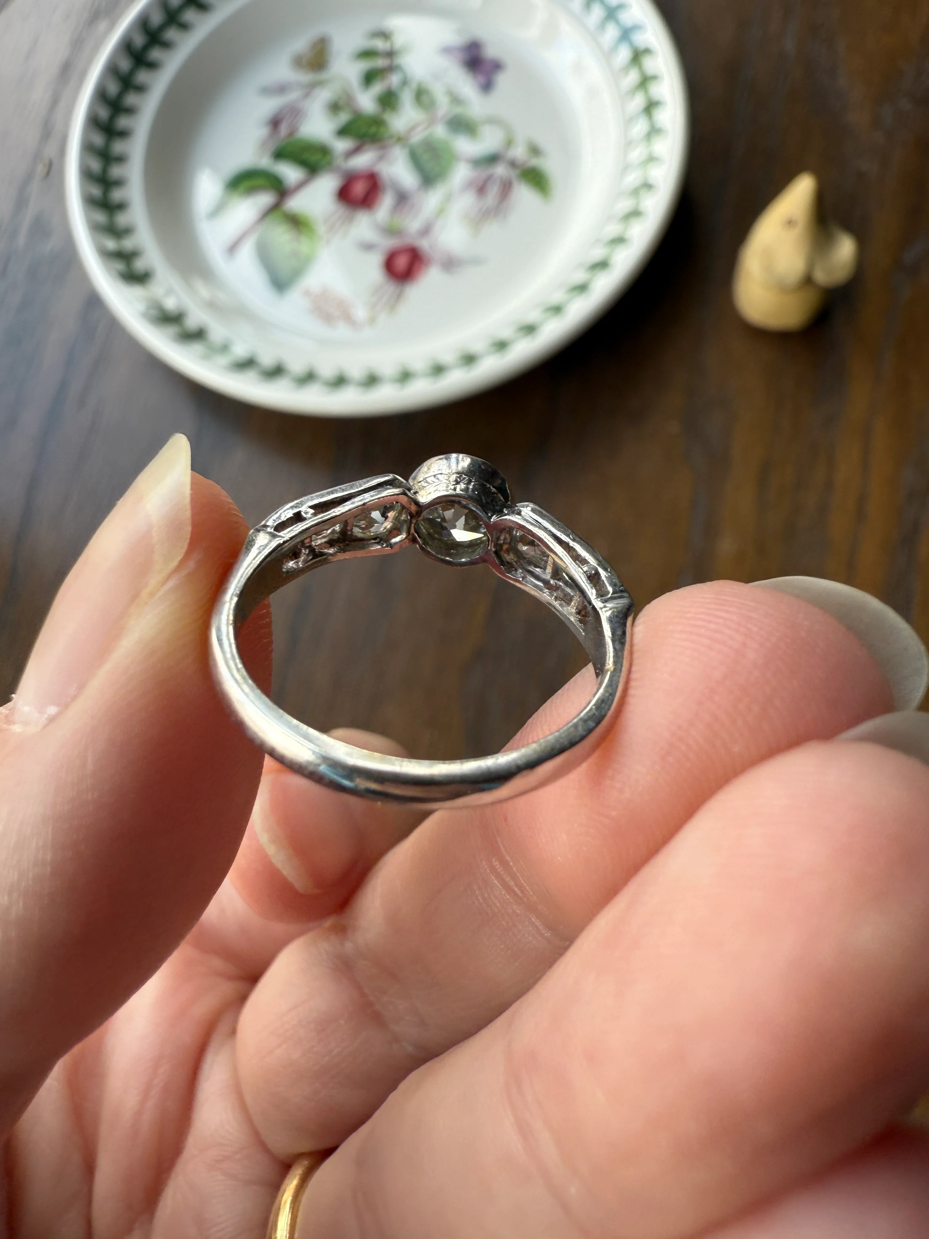 Art Deco Antique Bezel Set Eye Clean 1.85 Carat Tdw Old Mine Cut Diamond Seven Stone Solitaire w/ Accents 18k White Gold & Platinum - Image 24
