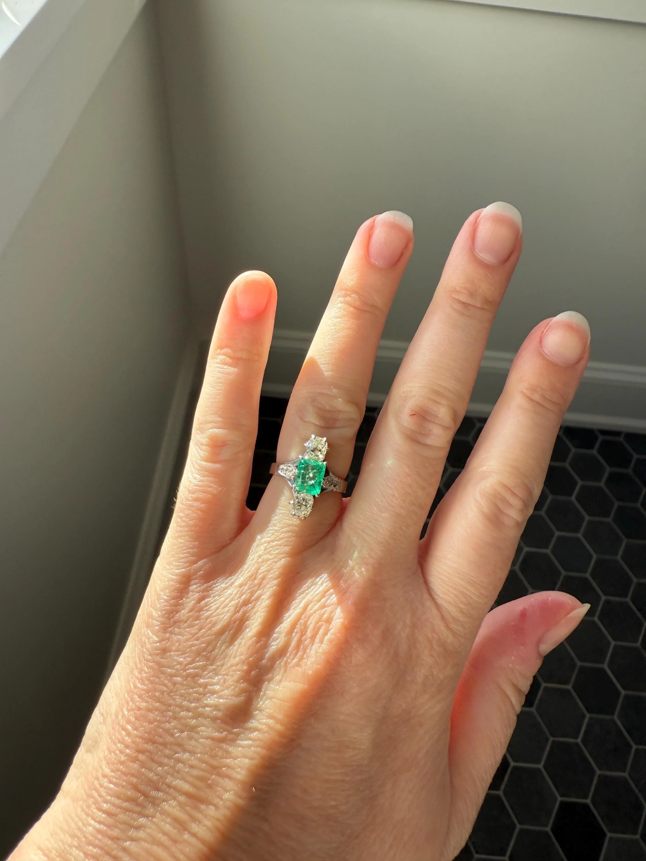 Art Deco Natural EMERALD 1 Carat Tdw Old Mine Cut DIAMOND Chunky Green Three Stone Ring Platinum & 18k White Gold French Geometric Pinky - Image 14