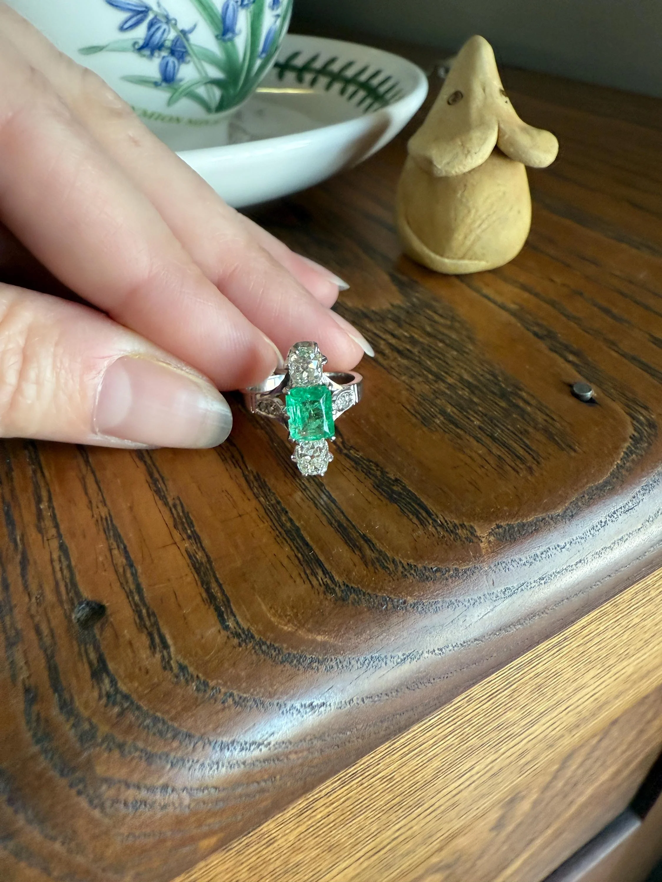 Art Deco Natural EMERALD 1 Carat Tdw Old Mine Cut DIAMOND Chunky Green Three Stone Ring Platinum & 18k White Gold French Geometric Pinky - Image 19