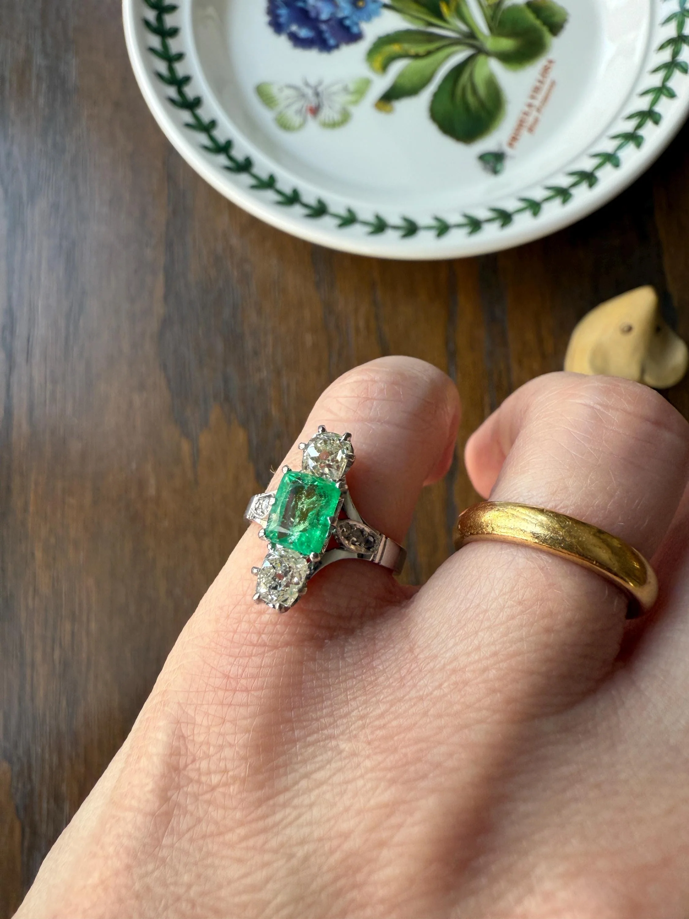 Art Deco Natural EMERALD 1 Carat Tdw Old Mine Cut DIAMOND Chunky Green Three Stone Ring Platinum & 18k White Gold French Geometric Pinky - Image 2