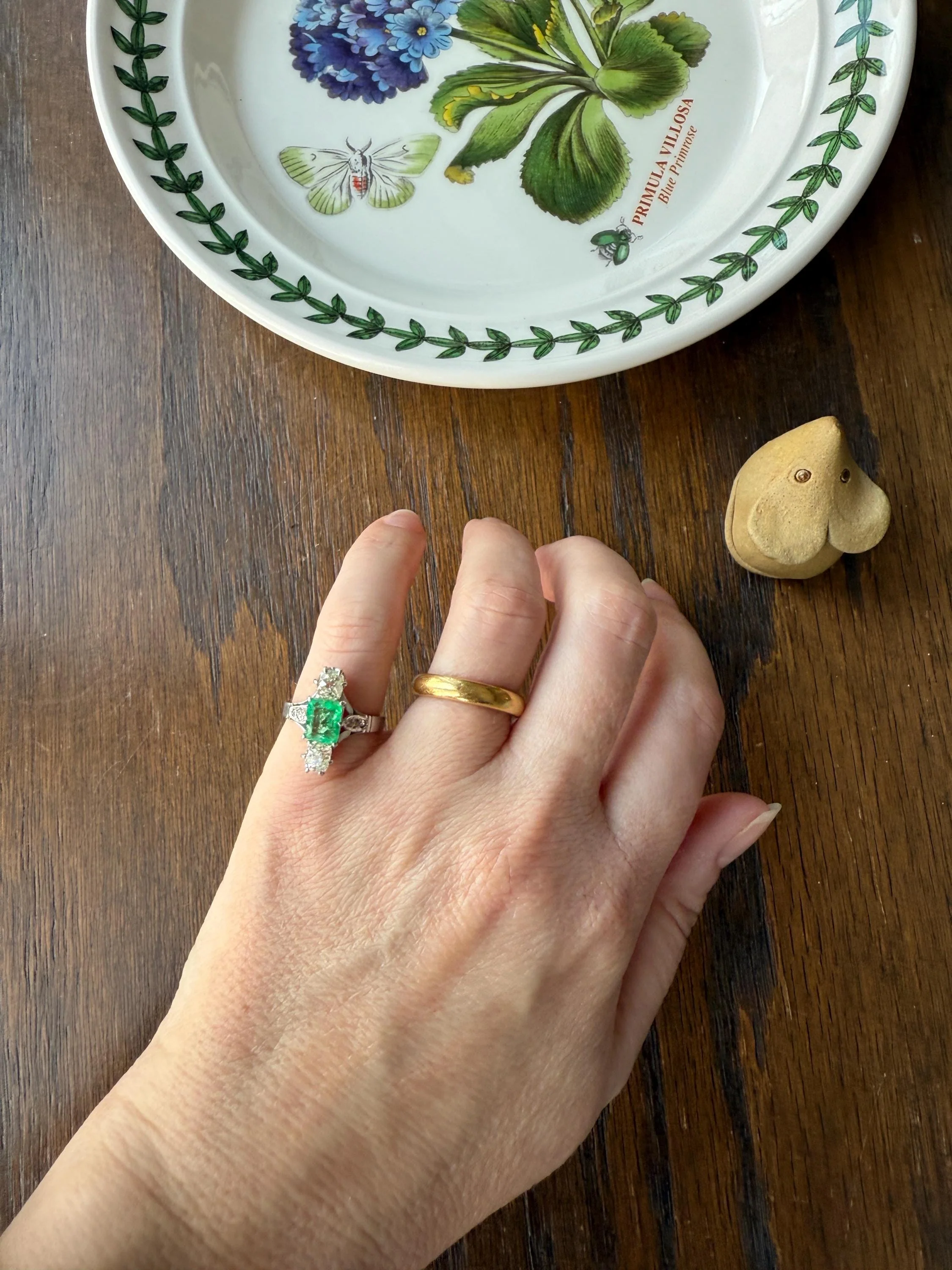 Art Deco Natural EMERALD 1 Carat Tdw Old Mine Cut DIAMOND Chunky Green Three Stone Ring Platinum & 18k White Gold French Geometric Pinky - Image 7