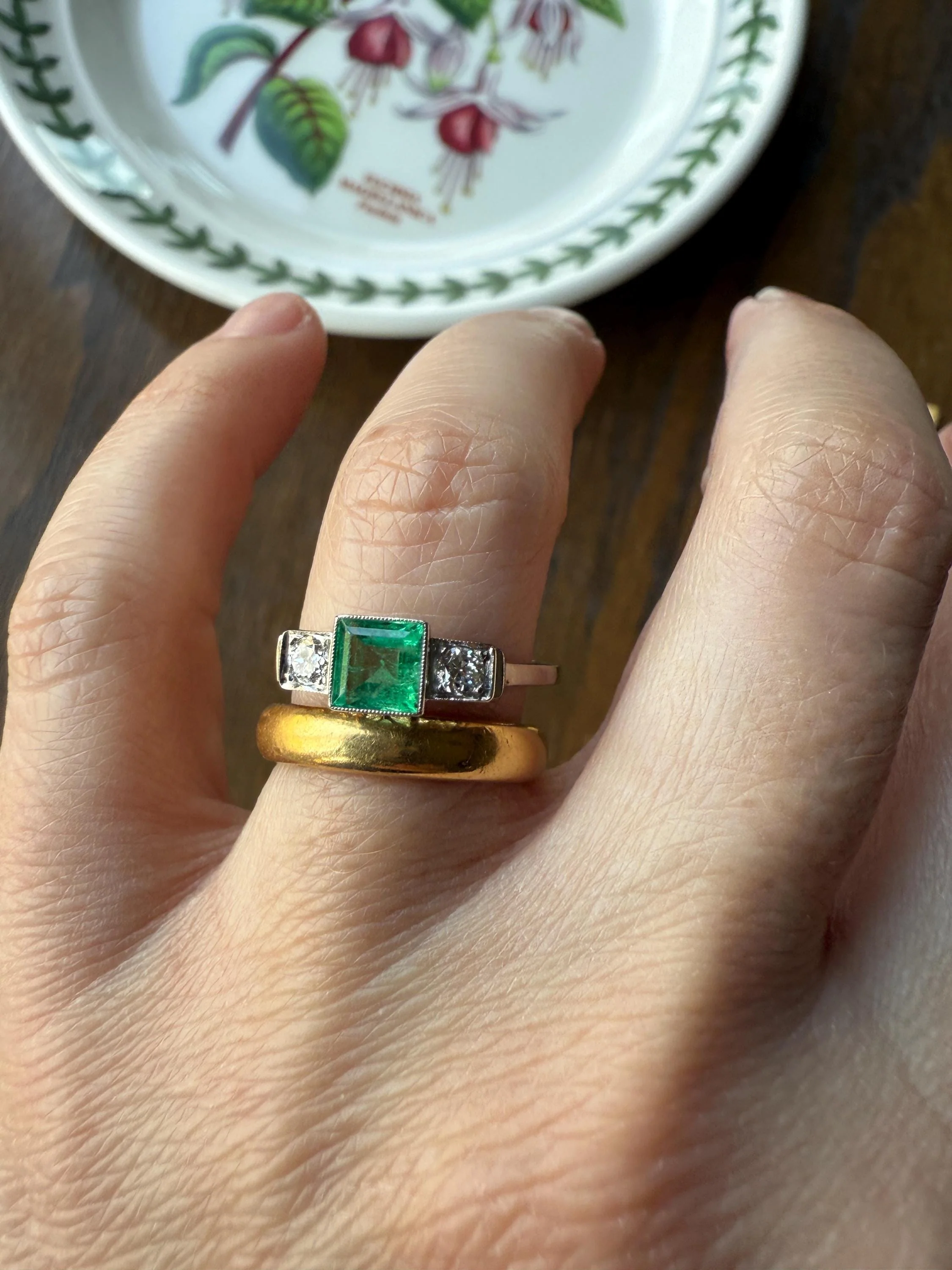 Art Deco Natural EMERALD Old Mine Cut DIAMOND Three Stone Ring 18k White Gold Band Green Milgrain Trinity Ornate Filigree - Image 2