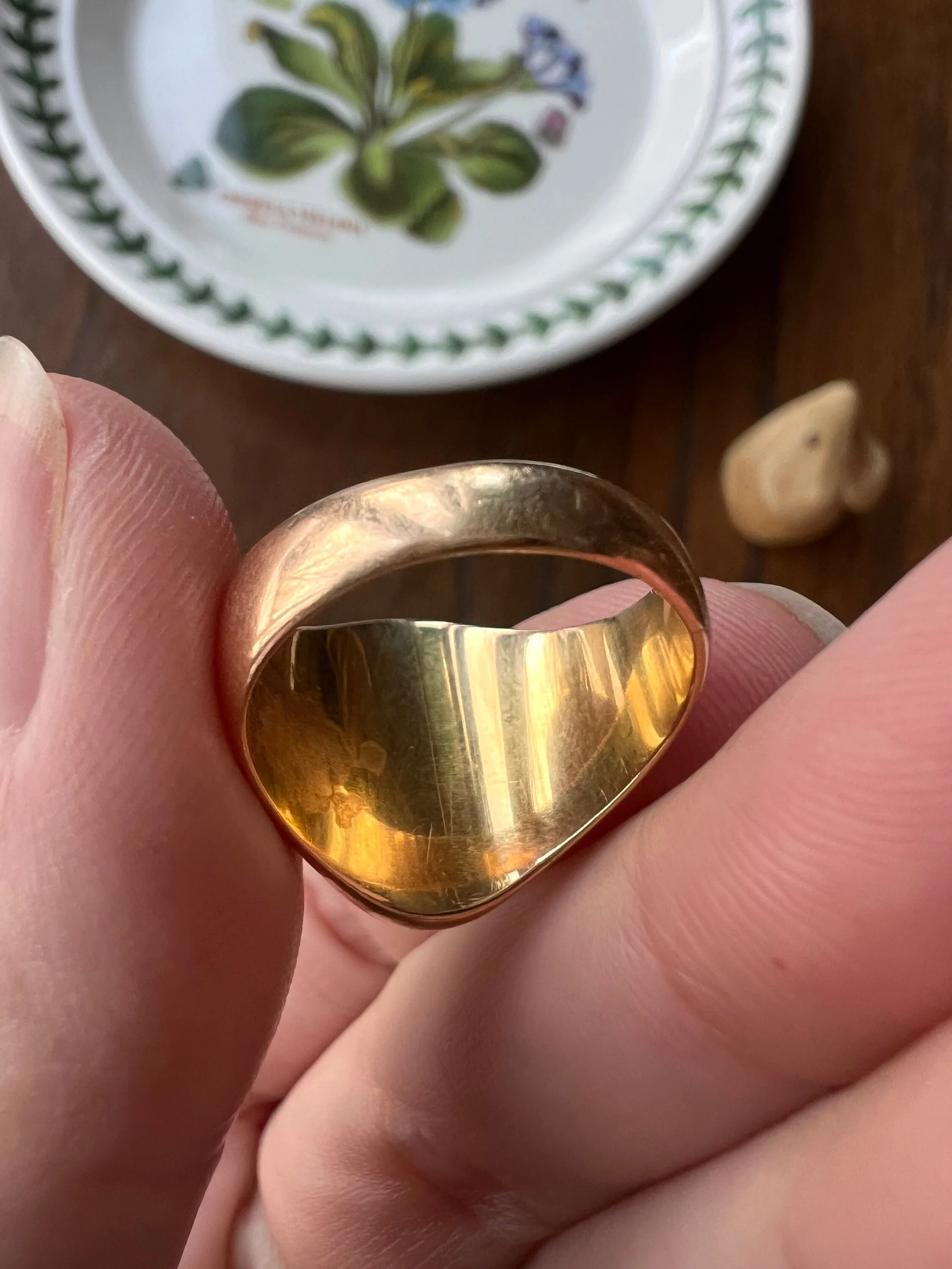 BEEHIVE French Antique Trudon Family Crest Coat of Arms Chunky French SIGNET Ring 9.8g 18k Gold - Image 9