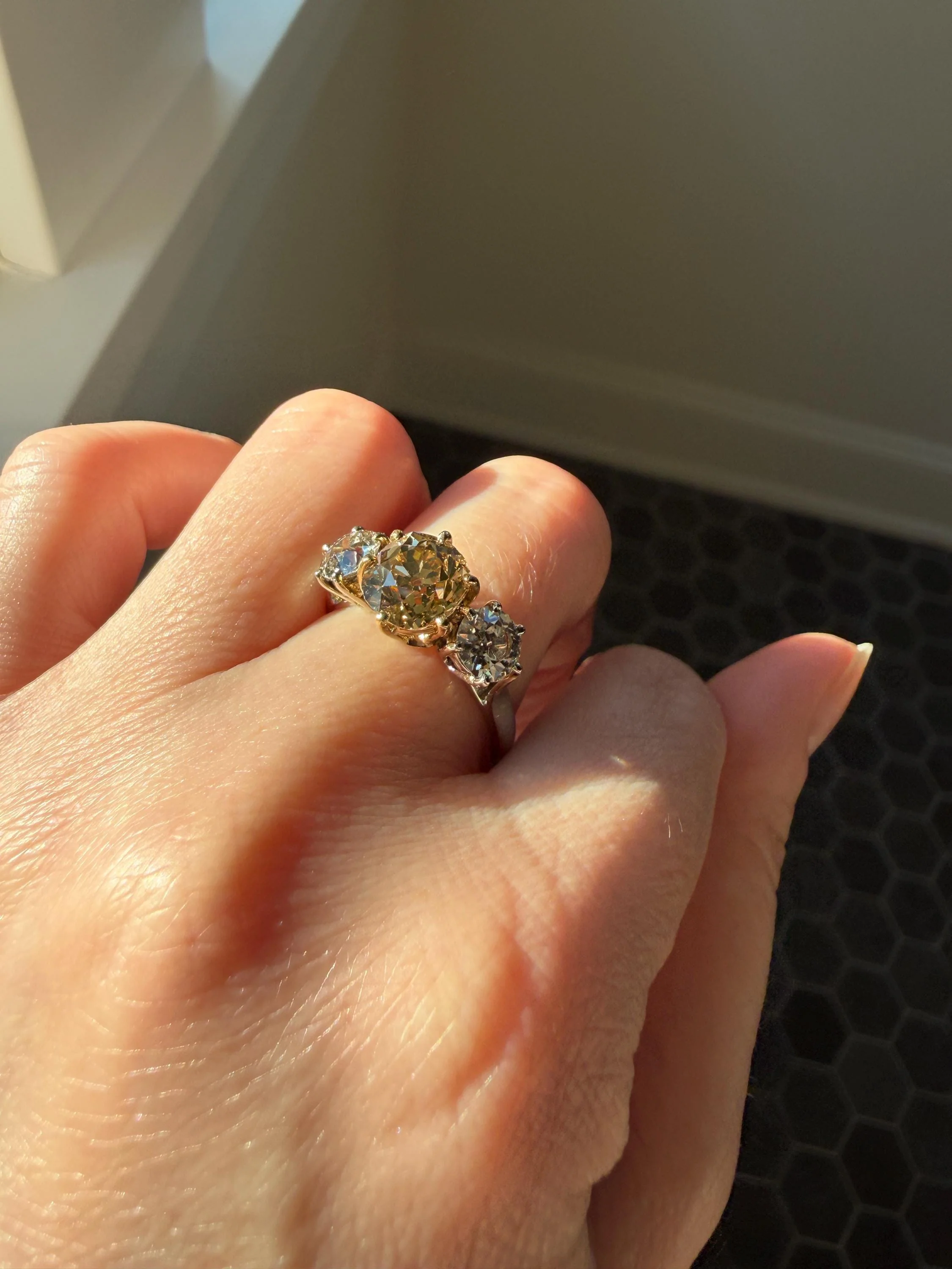 CHAMPAGNE Fancy Light BROWN Cognac Three Stone 3.3 Carats Old Mine Cut DIAMOND Ring 18k Yellow White Gold Vintage Art Deco Tall Stacker Band - Image 15