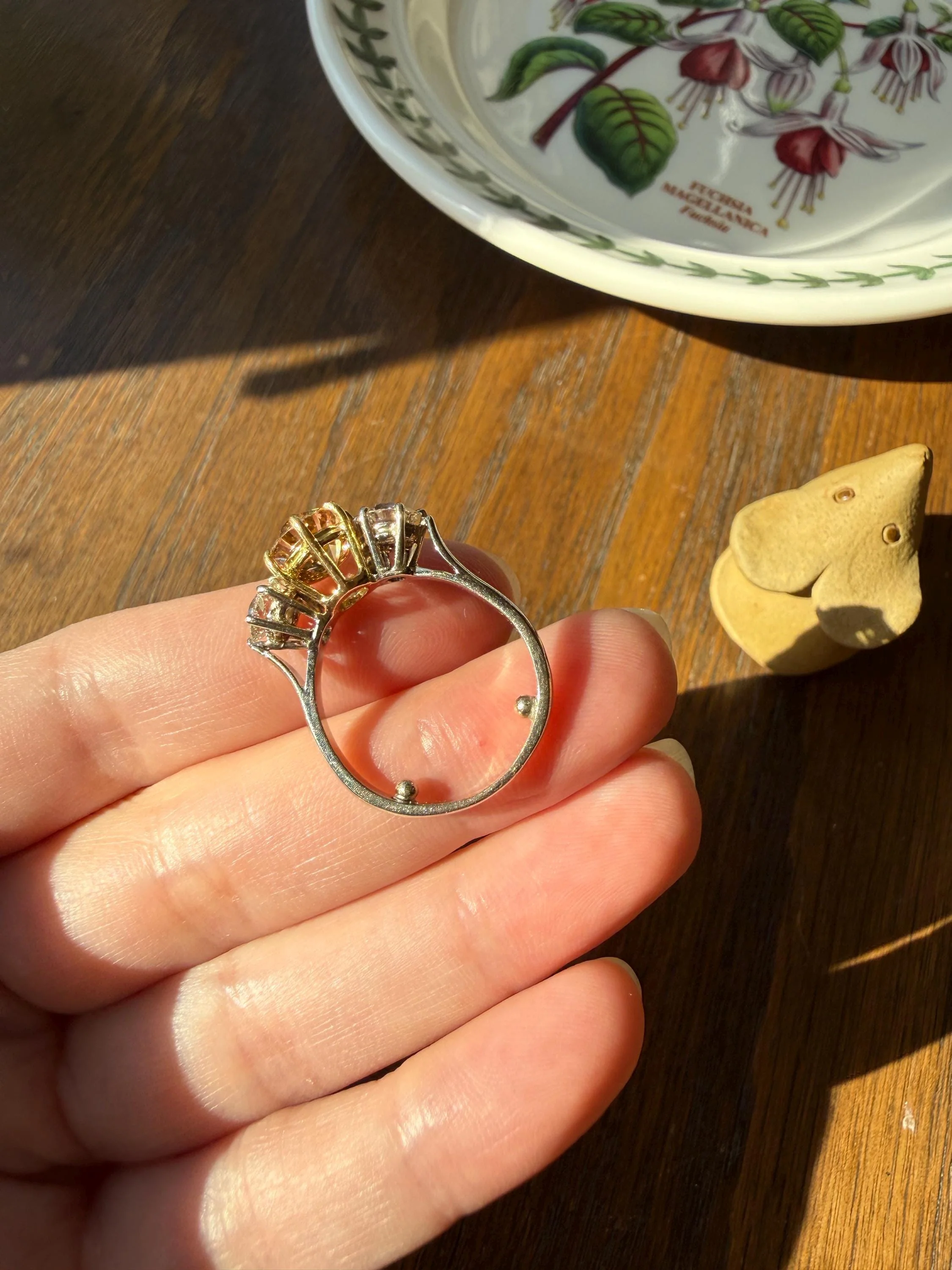 CHAMPAGNE Fancy Light BROWN Cognac Three Stone 3.3 Carats Old Mine Cut DIAMOND Ring 18k Yellow White Gold Vintage Art Deco Tall Stacker Band - Image 18