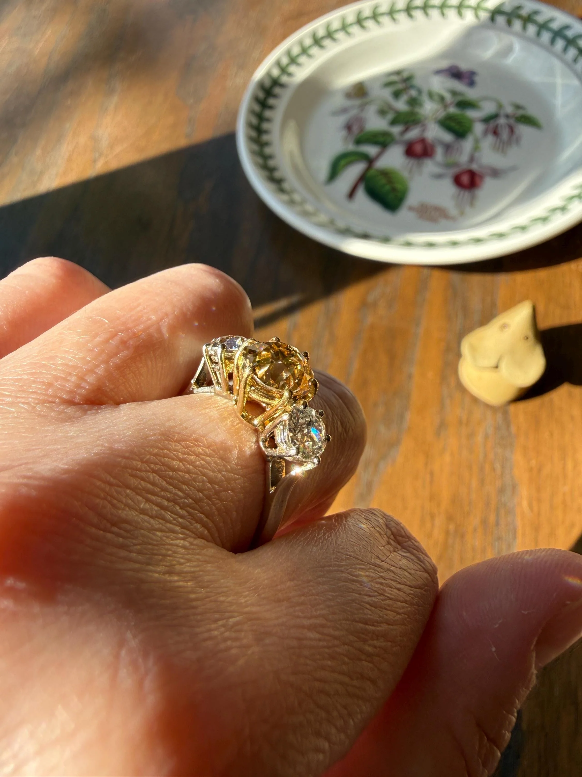 CHAMPAGNE Fancy Light BROWN Cognac Three Stone 3.3 Carats Old Mine Cut DIAMOND Ring 18k Yellow White Gold Vintage Art Deco Tall Stacker Band - Image 19